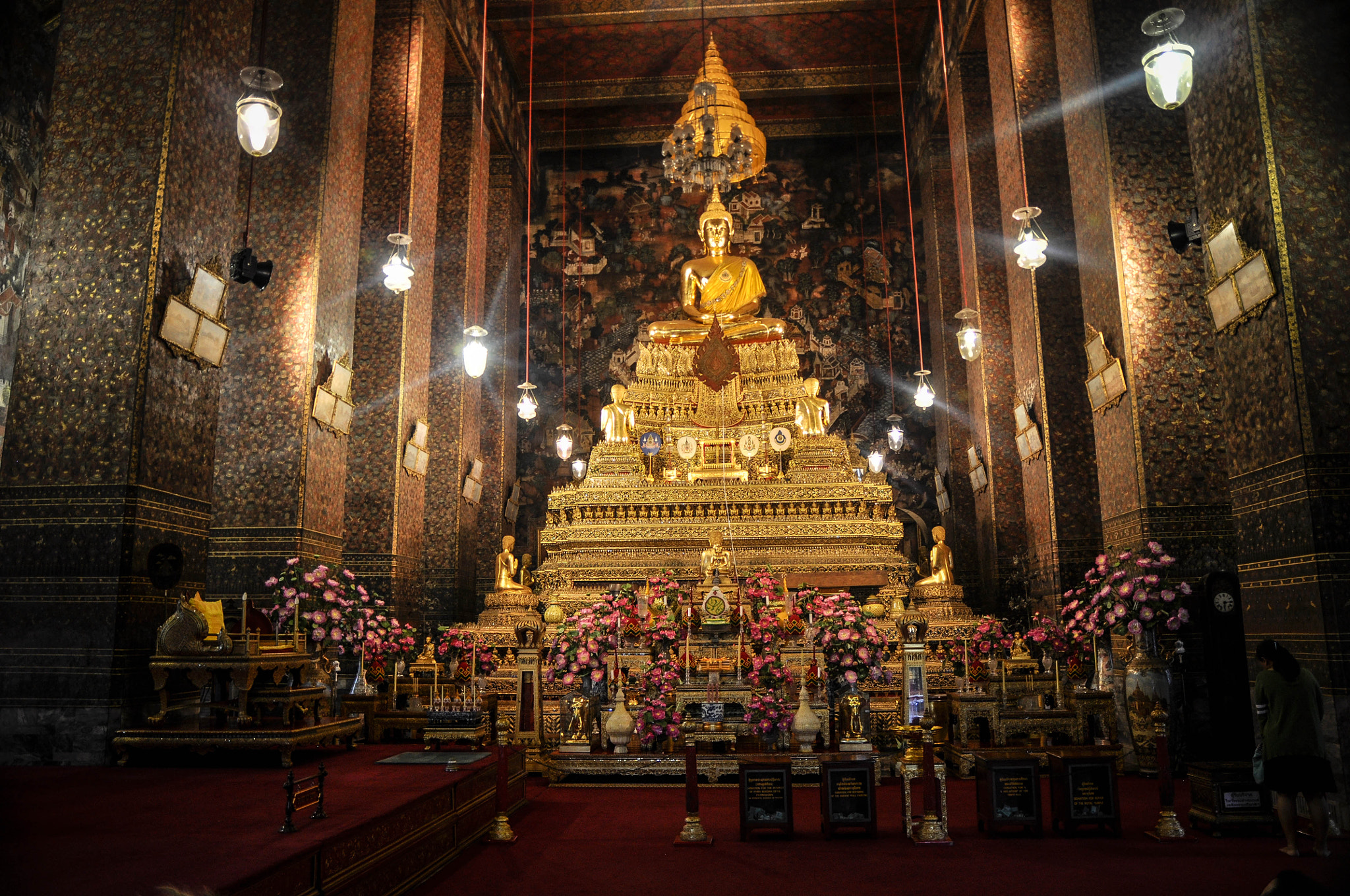 Sigma 17-70mm F2.8-4 DC Macro OS HSM sample photo. Golden buddha photography