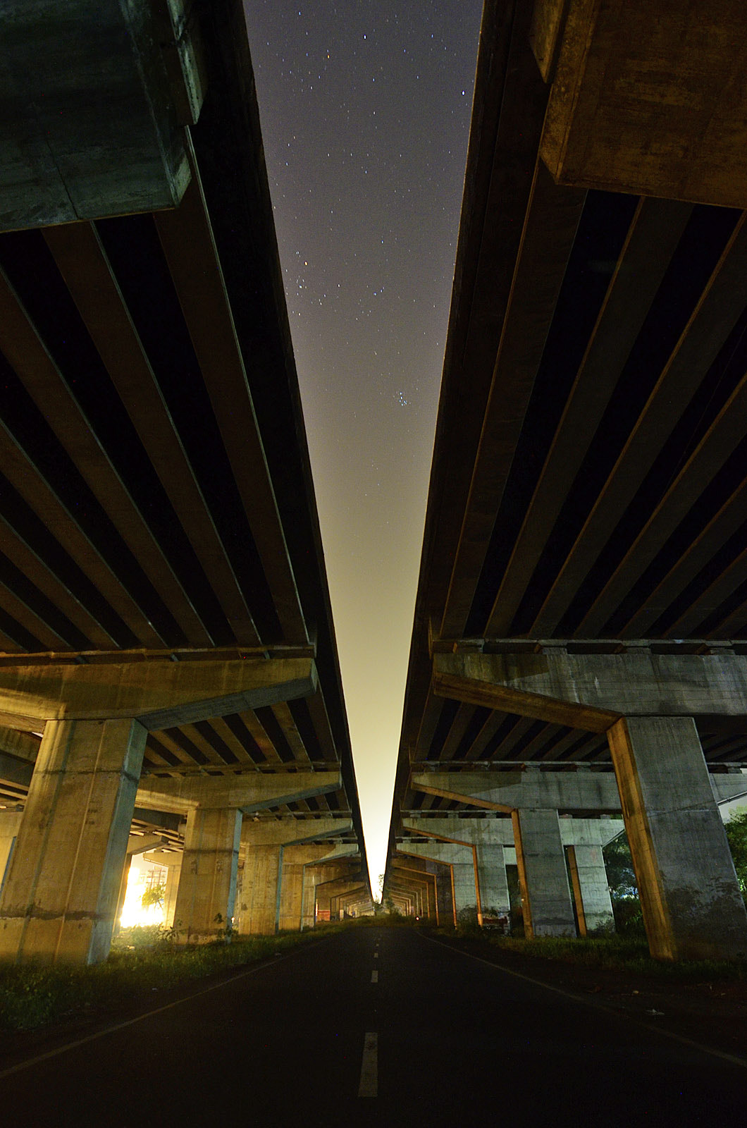 Nikon D7000 + AF Zoom-Nikkor 35-80mm f/4-5.6D sample photo. Expressway under the stars! photography