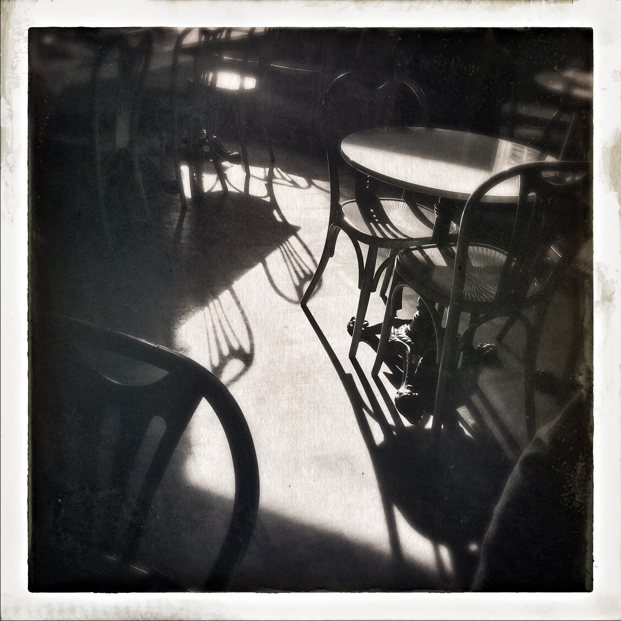 Hipstamatic 312 sample photo. Praha! café savoy. photography