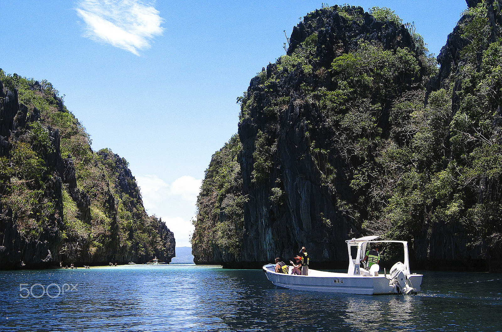 Canon POWERSHOT A530 sample photo. Island hopping at el nido photography