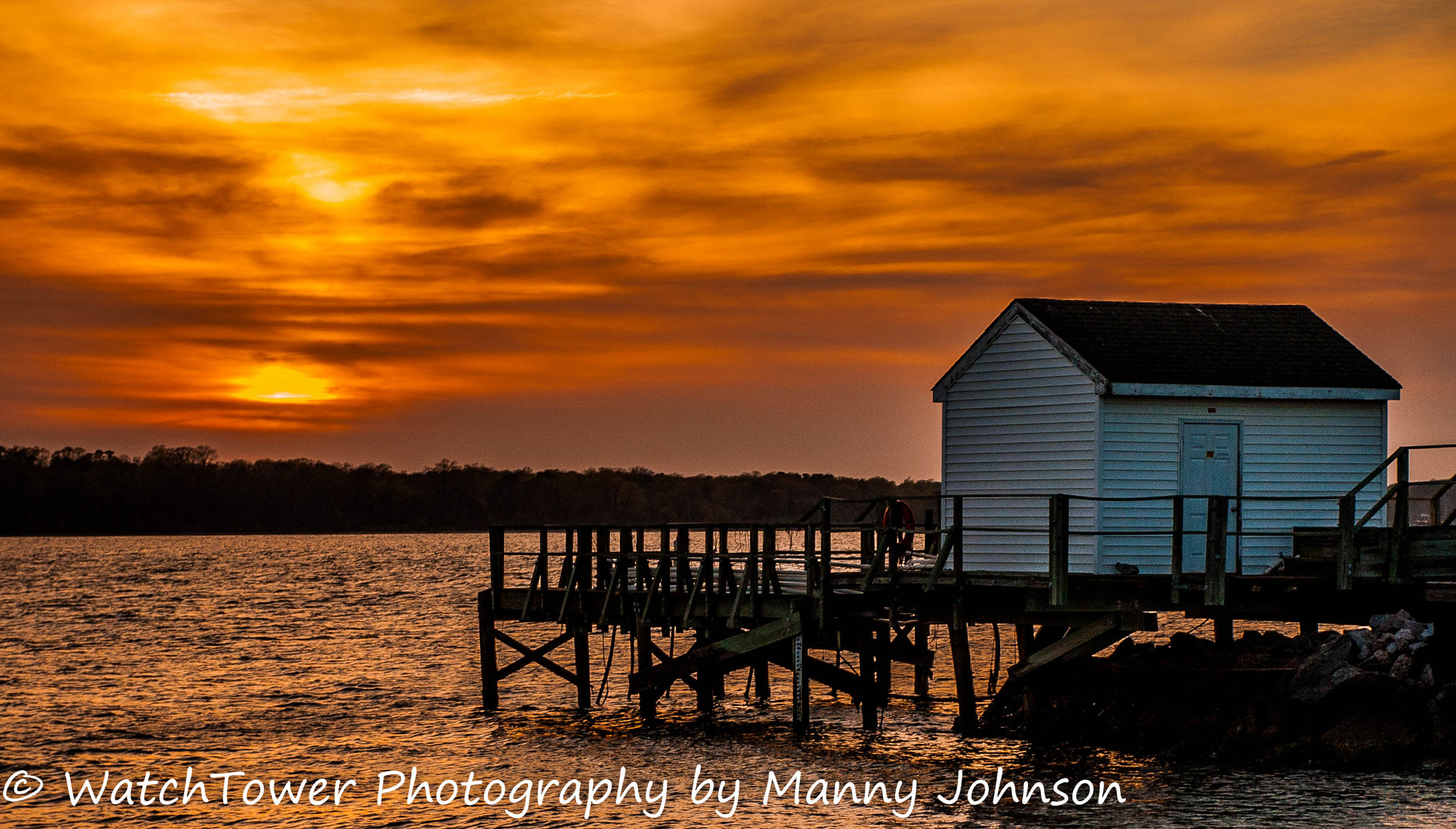 Nikon D50 sample photo. Boathouse at sunset photography
