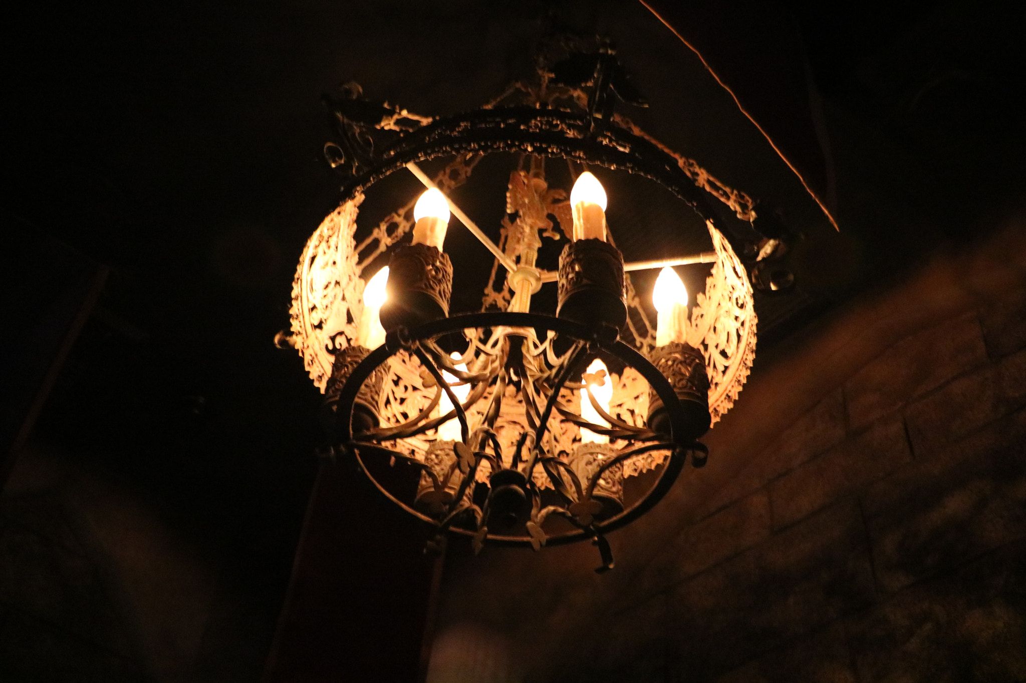 Canon EF-S 18-135mm F3.5-5.6 IS STM sample photo. Either you be the light or be mirror tht reflects photography