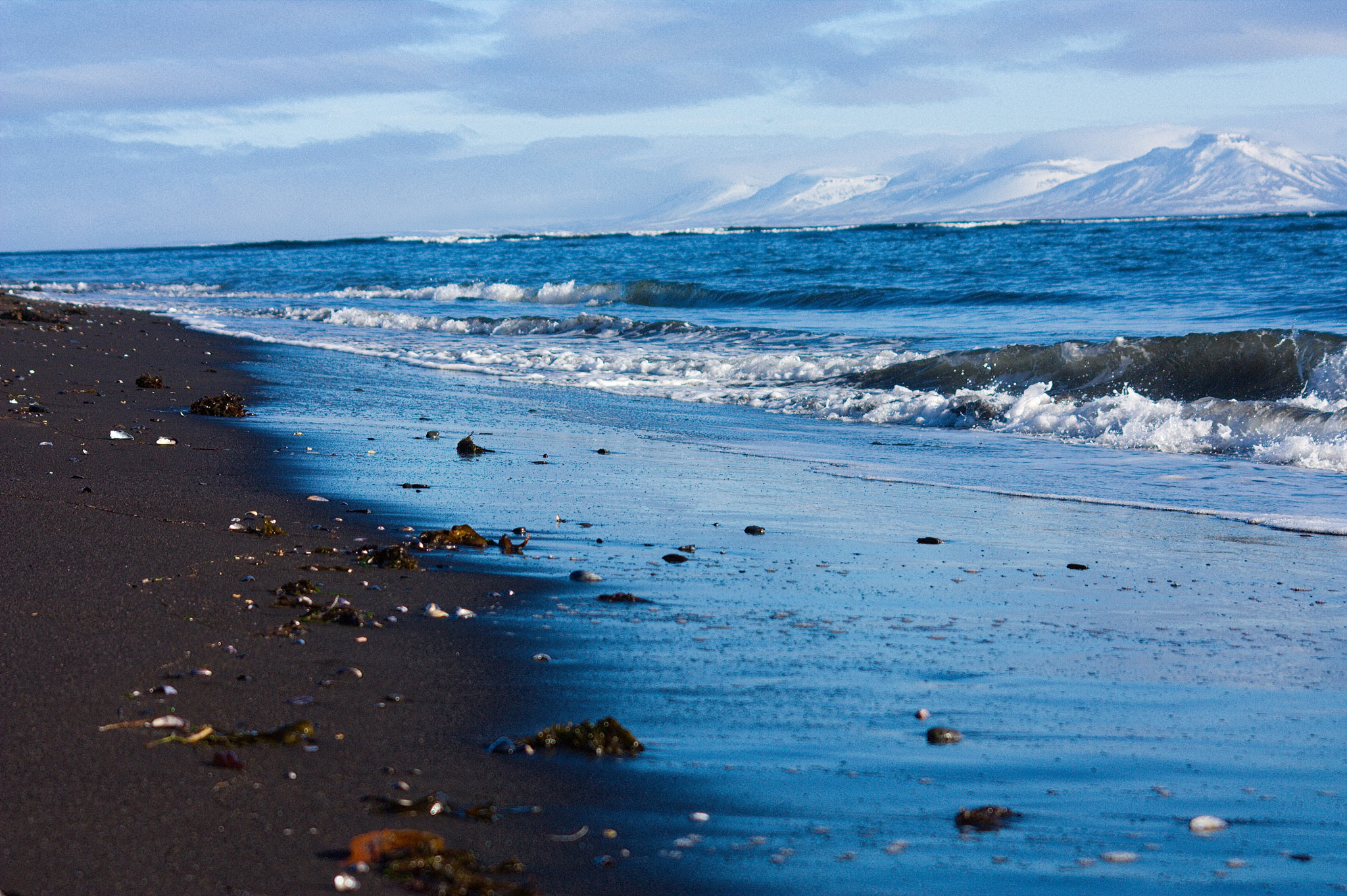Sigma 70-300mm F4-5.6 APO DG Macro sample photo. Dark sand beach photography