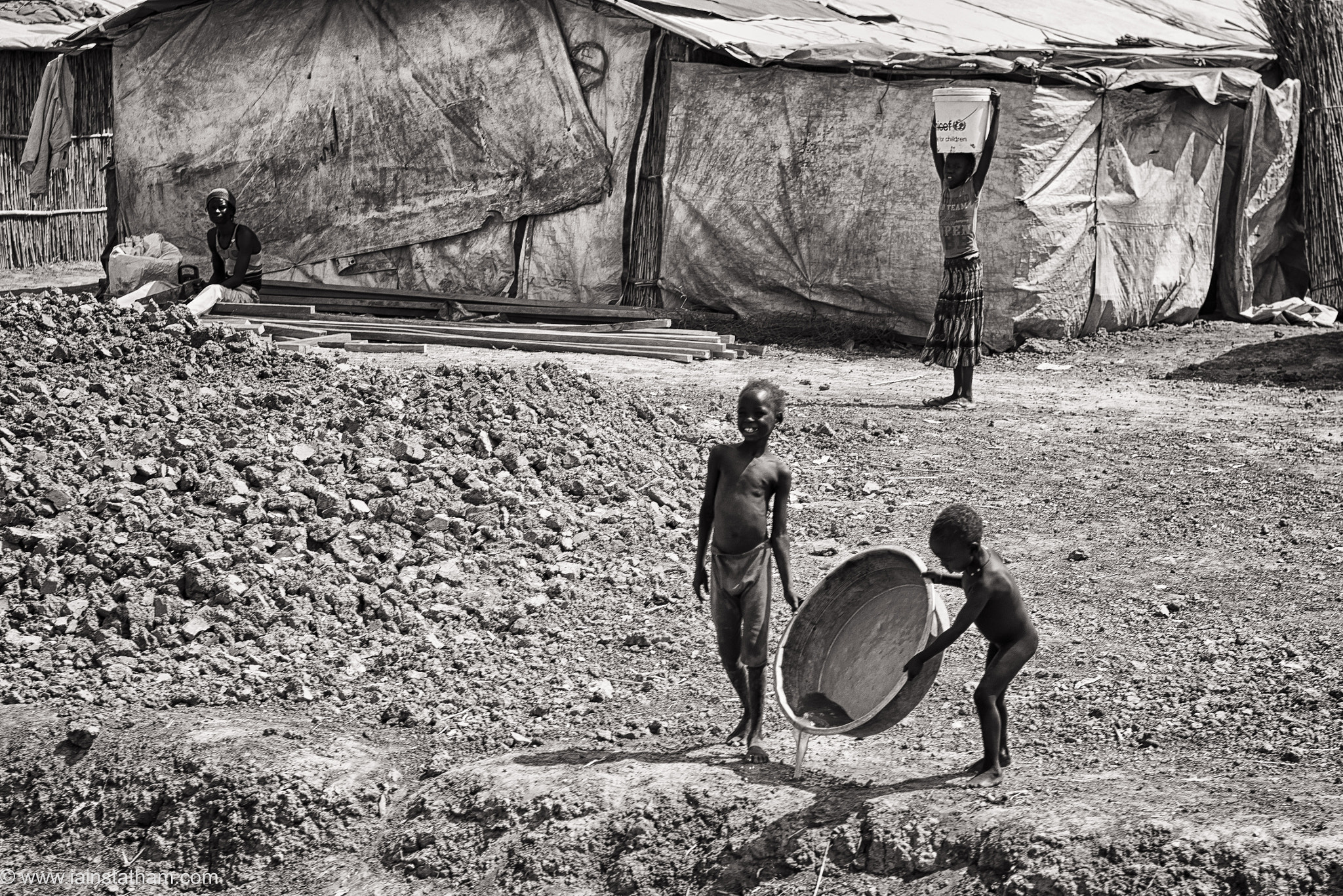 Nikon D800 + AF Zoom-Nikkor 35-70mm f/2.8D sample photo. South sudan idps in unmiss camps photography