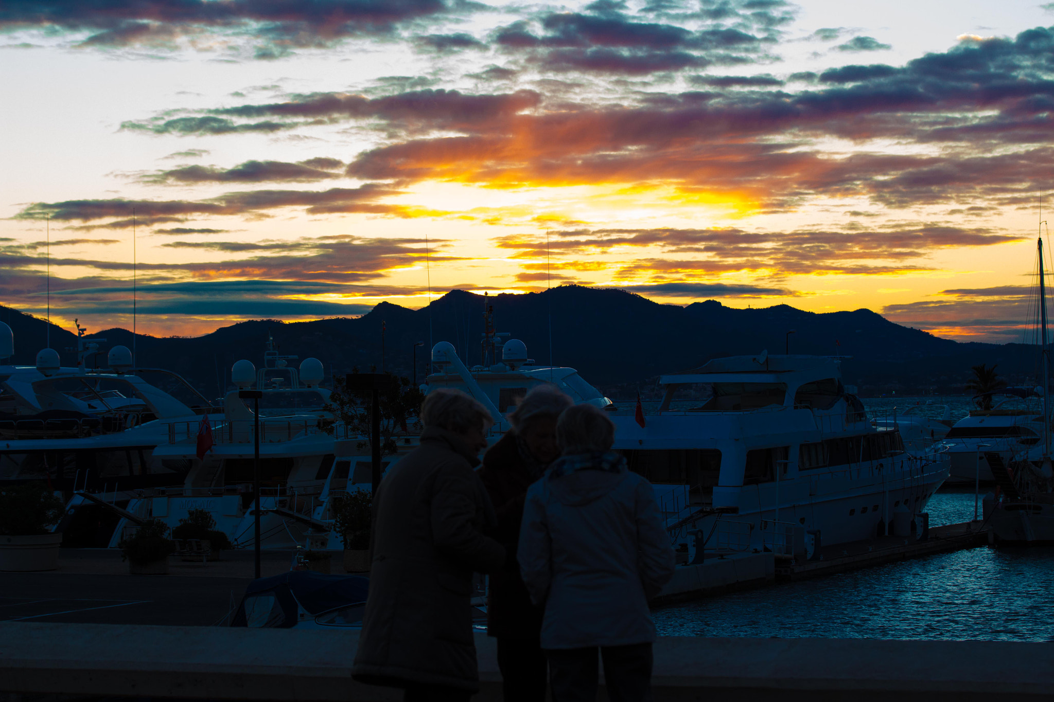 Canon EF-S 60mm F2.8 Macro USM sample photo. One of many sunsets... photography