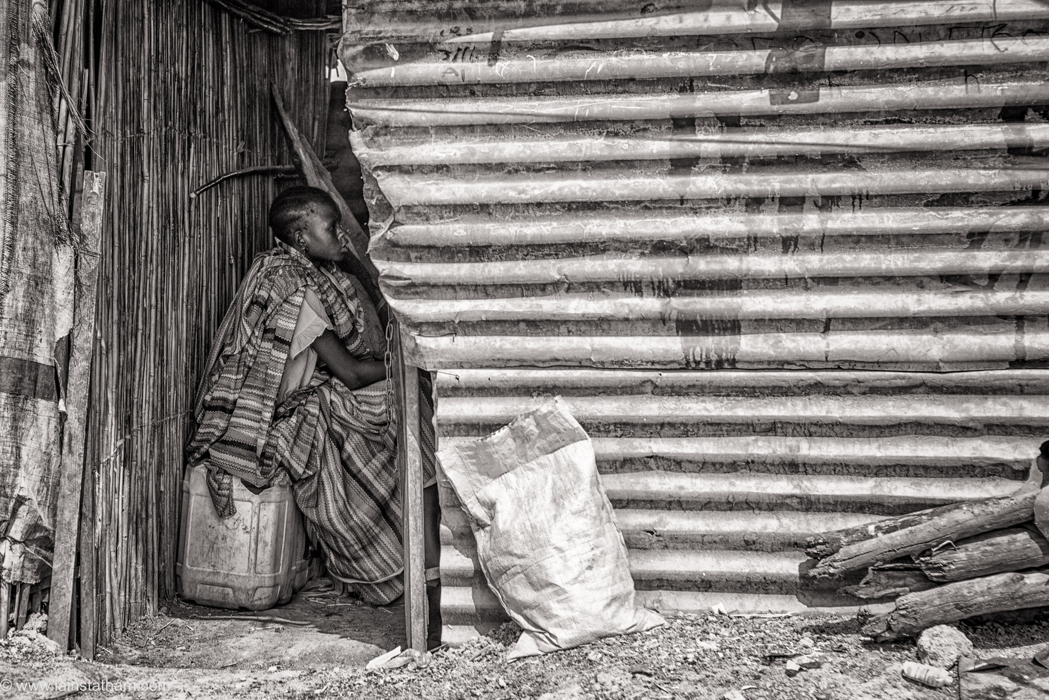 Nikon D800 + AF Zoom-Nikkor 35-70mm f/2.8D sample photo. South sudanese internally displaced persons in unm photography