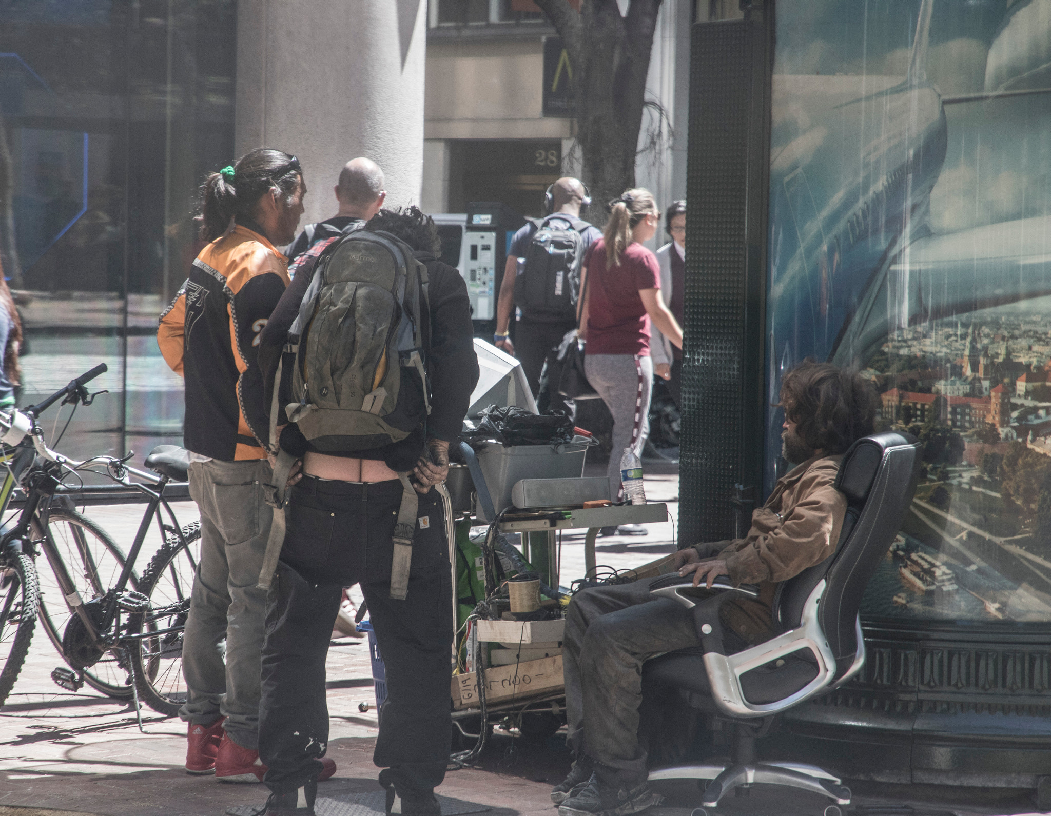 Canon EOS 760D (EOS Rebel T6s / EOS 8000D) sample photo. Making a deal on san francisco streets photography