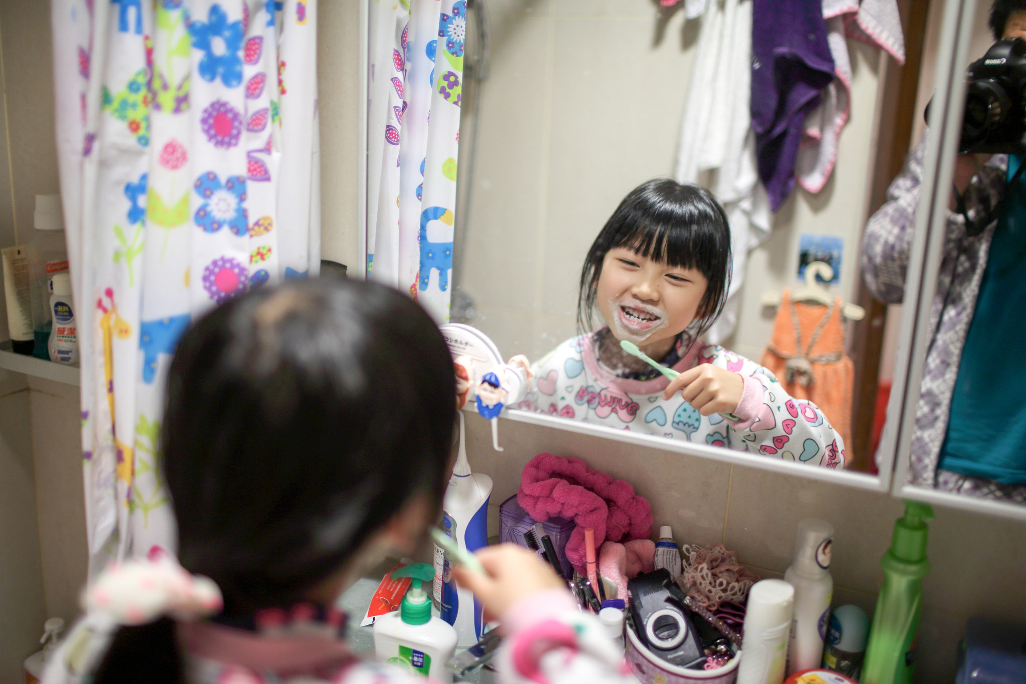 Canon EOS-1D X + Canon EF 35mm F1.4L USM sample photo. Cleaning. photography