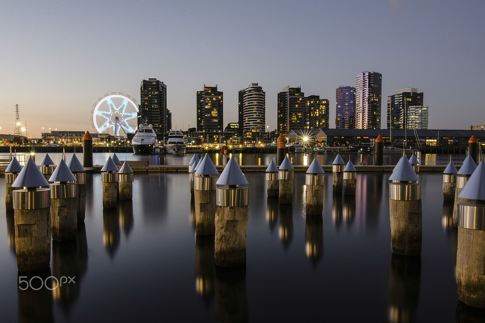 Nikon AF-S Nikkor 16-35mm F4G ED VR sample photo. Victoria harbour, melbourne photography