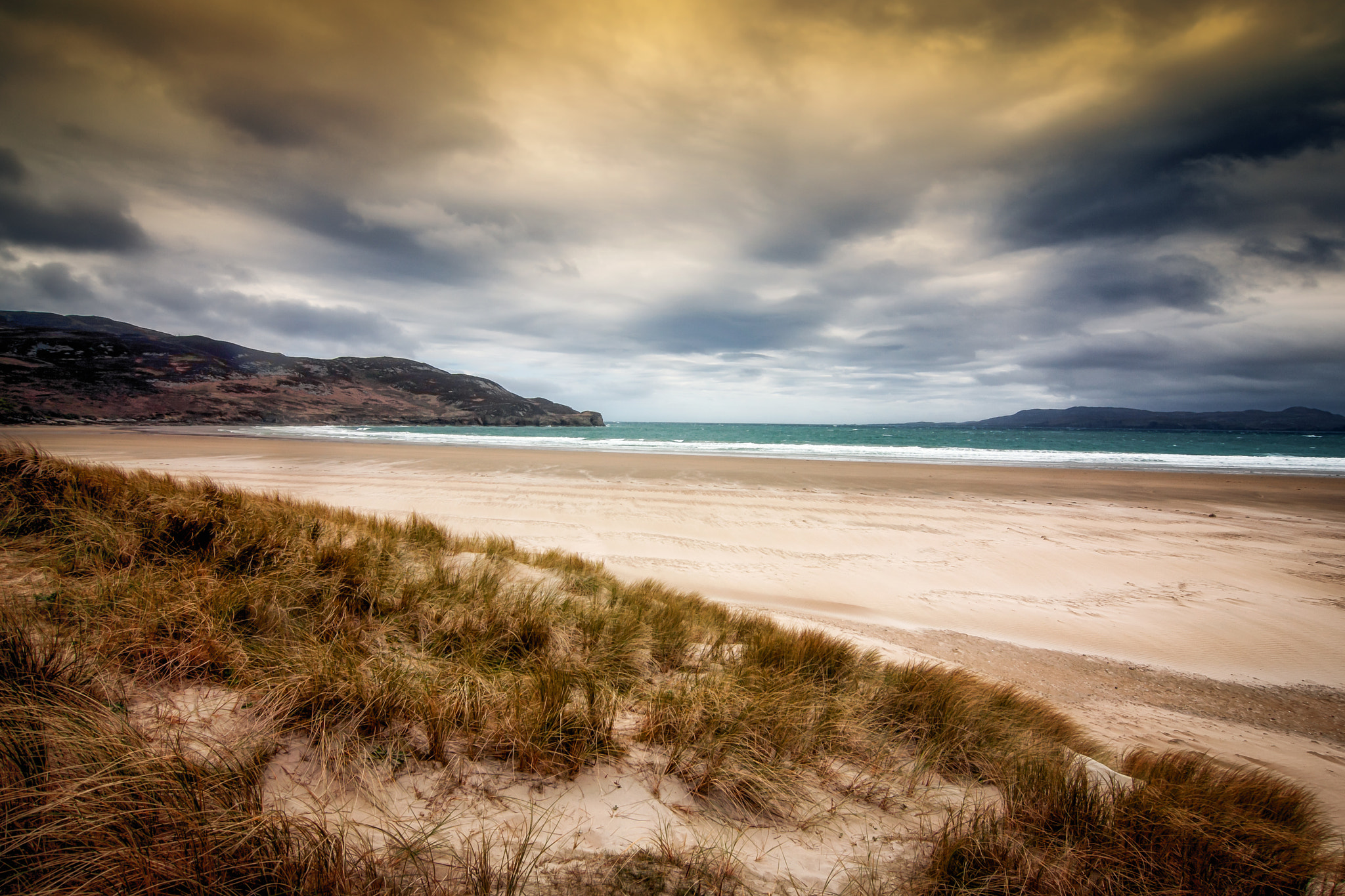 Tokina AT-X Pro 12-24mm F4 (IF) DX sample photo. Empty beach photography