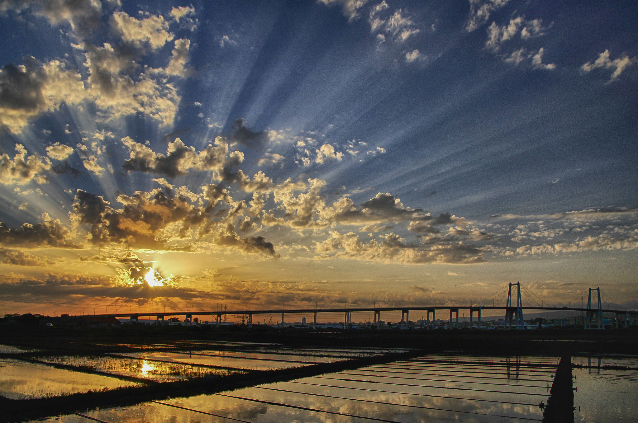 Sigma 17-70mm F2.8-4 DC Macro OS HSM sample photo. Sunset at the salt flats of figueira da foz photography