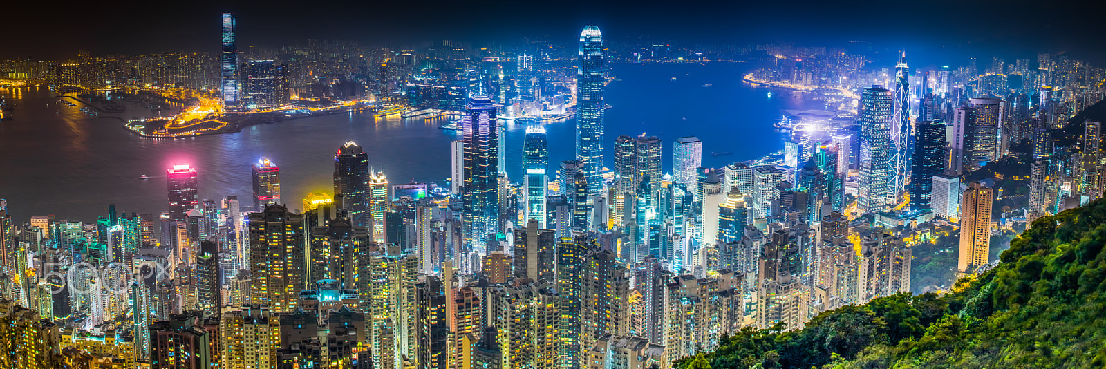 Canon EOS 6D + Canon TS-E 45mm F2.8 Tilt-Shift sample photo. Hong kong skyline at night photography