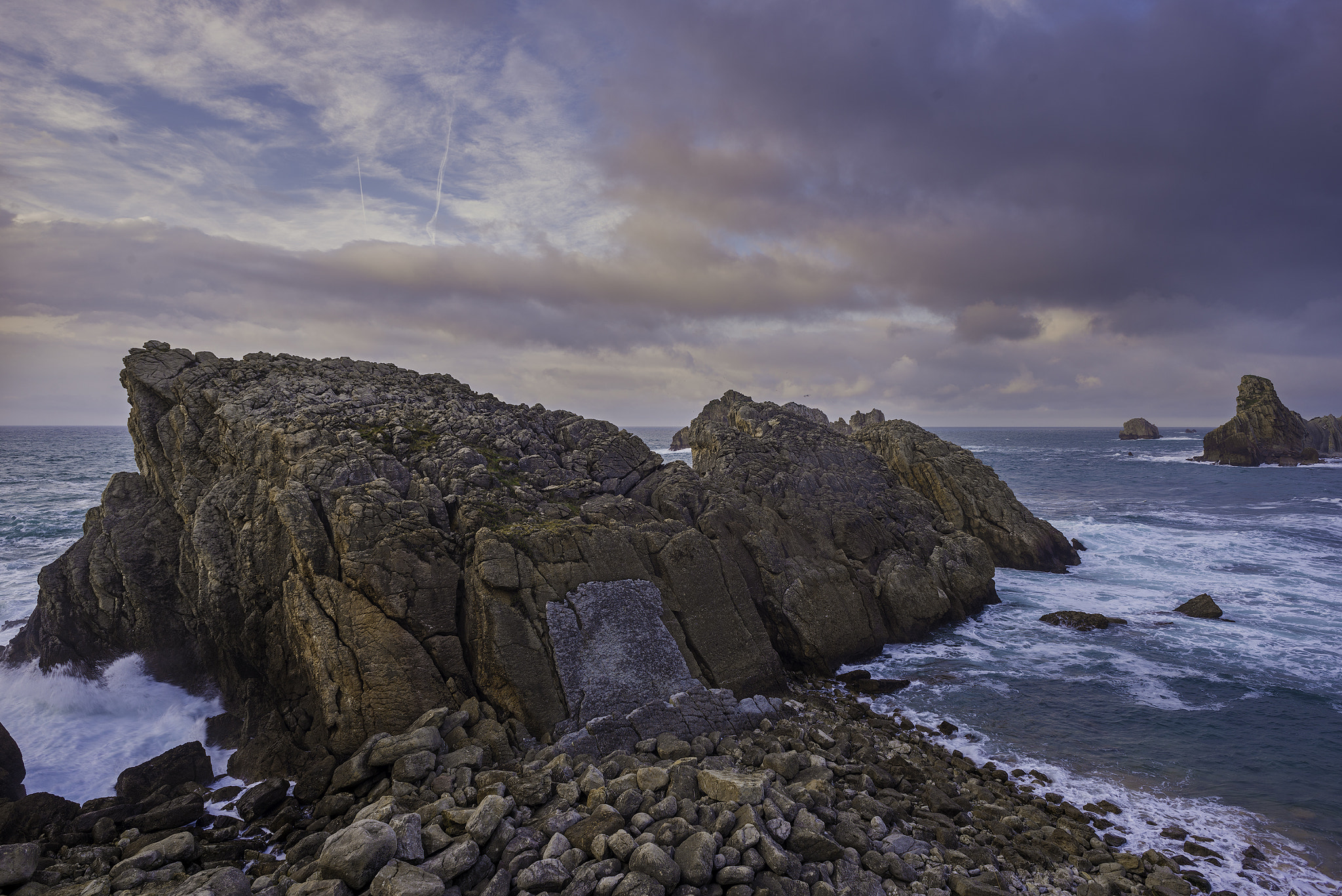 Nikon D600 + Nikon AF Nikkor 20mm F2.8D sample photo. Rocas en cerrias photography