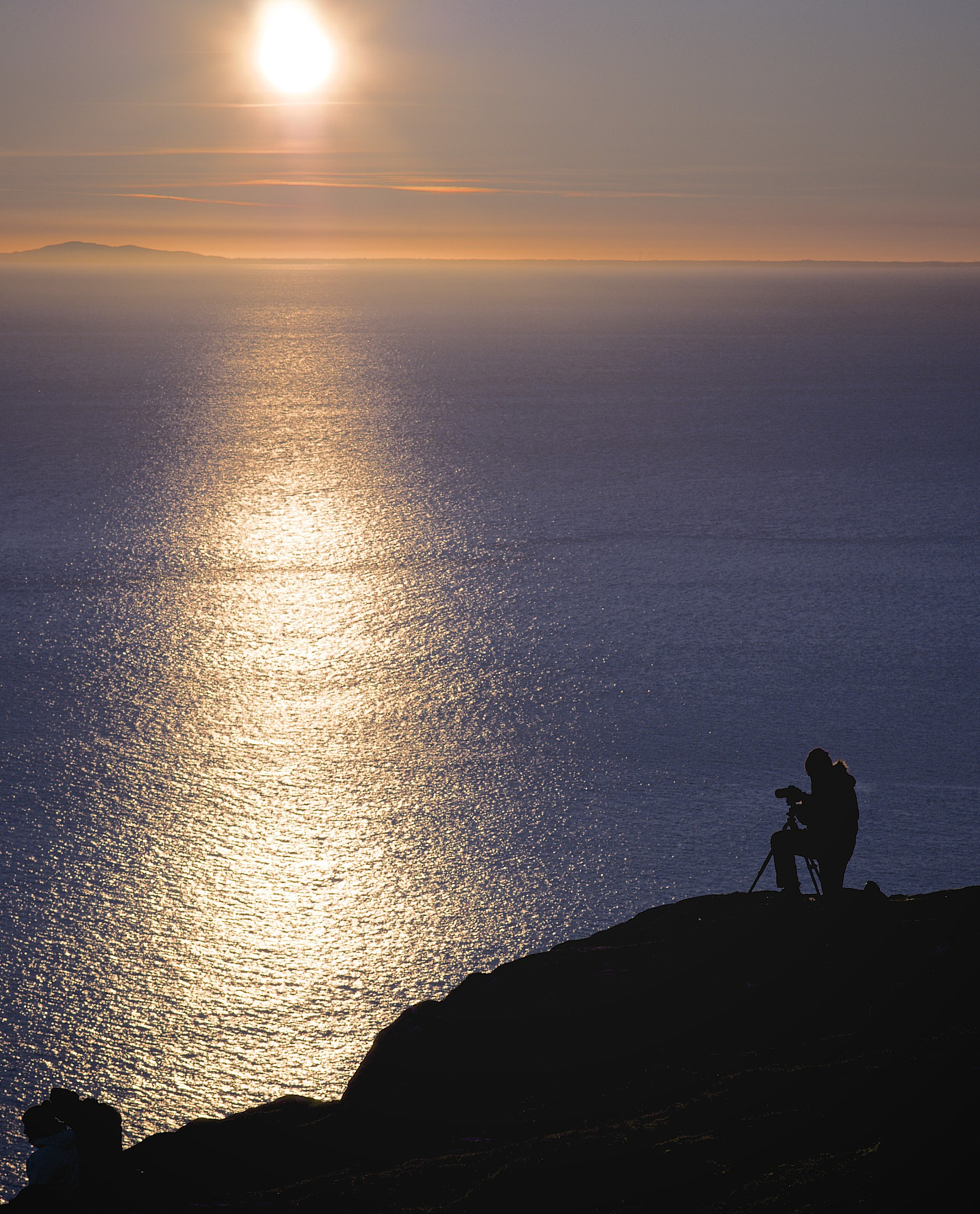 Pentax smc FA 77mm 1.8 Limited sample photo. Last sun photography