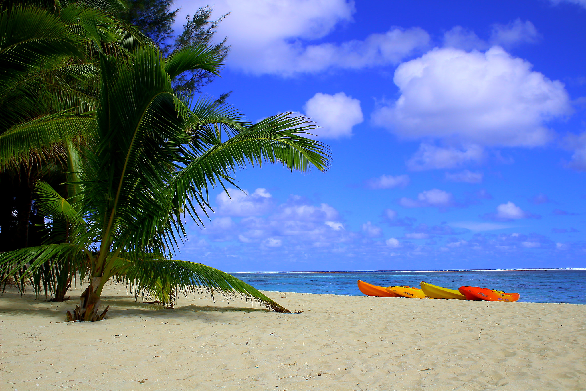 Canon EF-S 18-55mm F3.5-5.6 sample photo. Rarotonga on the beach photography