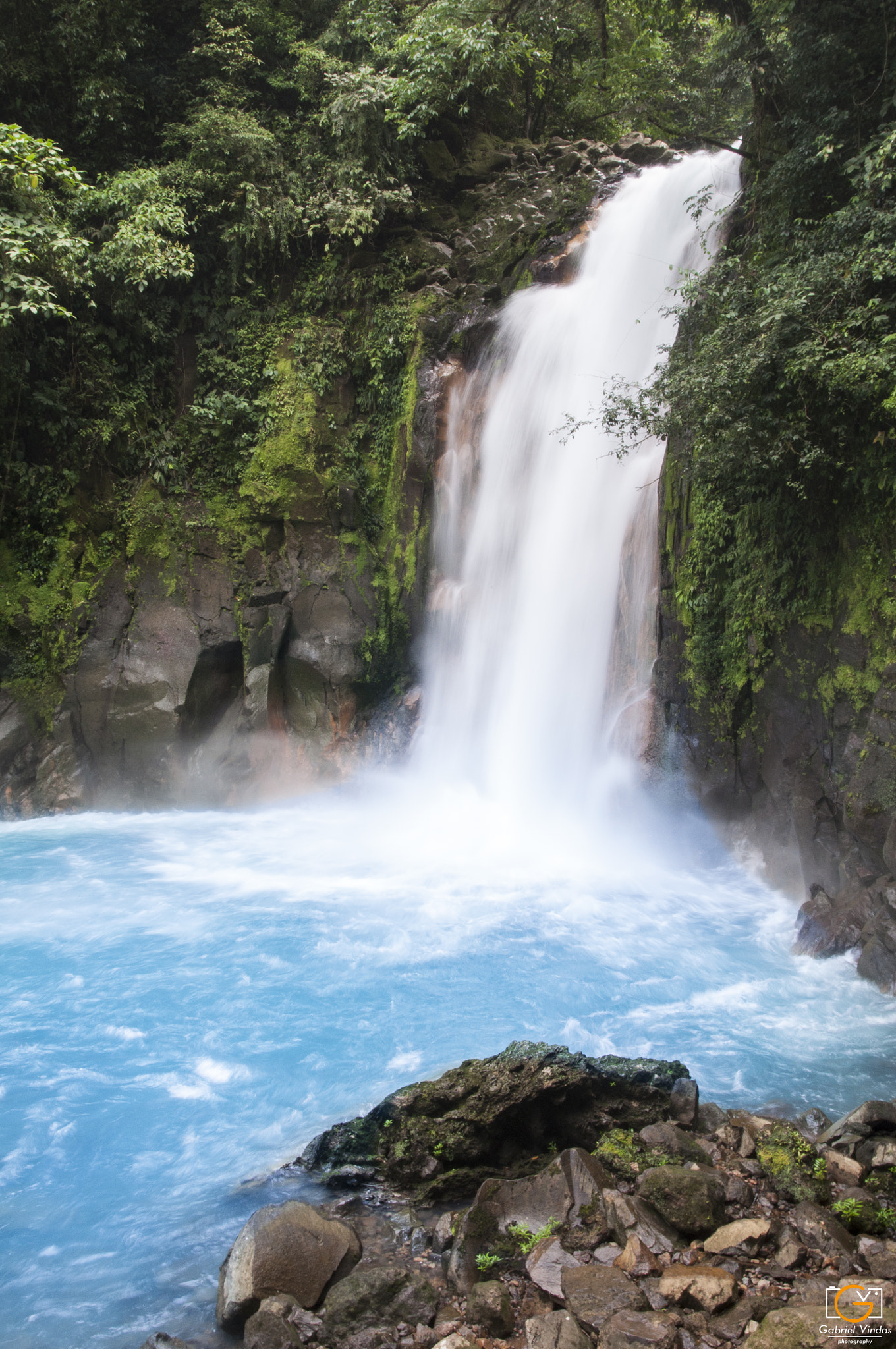 Sigma 17-70mm F2.8-4 DC Macro OS HSM sample photo. Rio celeste photography