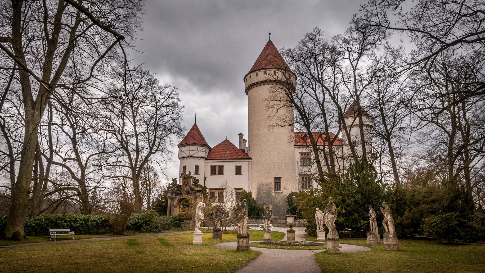 Canon EOS 400D (EOS Digital Rebel XTi / EOS Kiss Digital X) sample photo. Konopiště castle photography