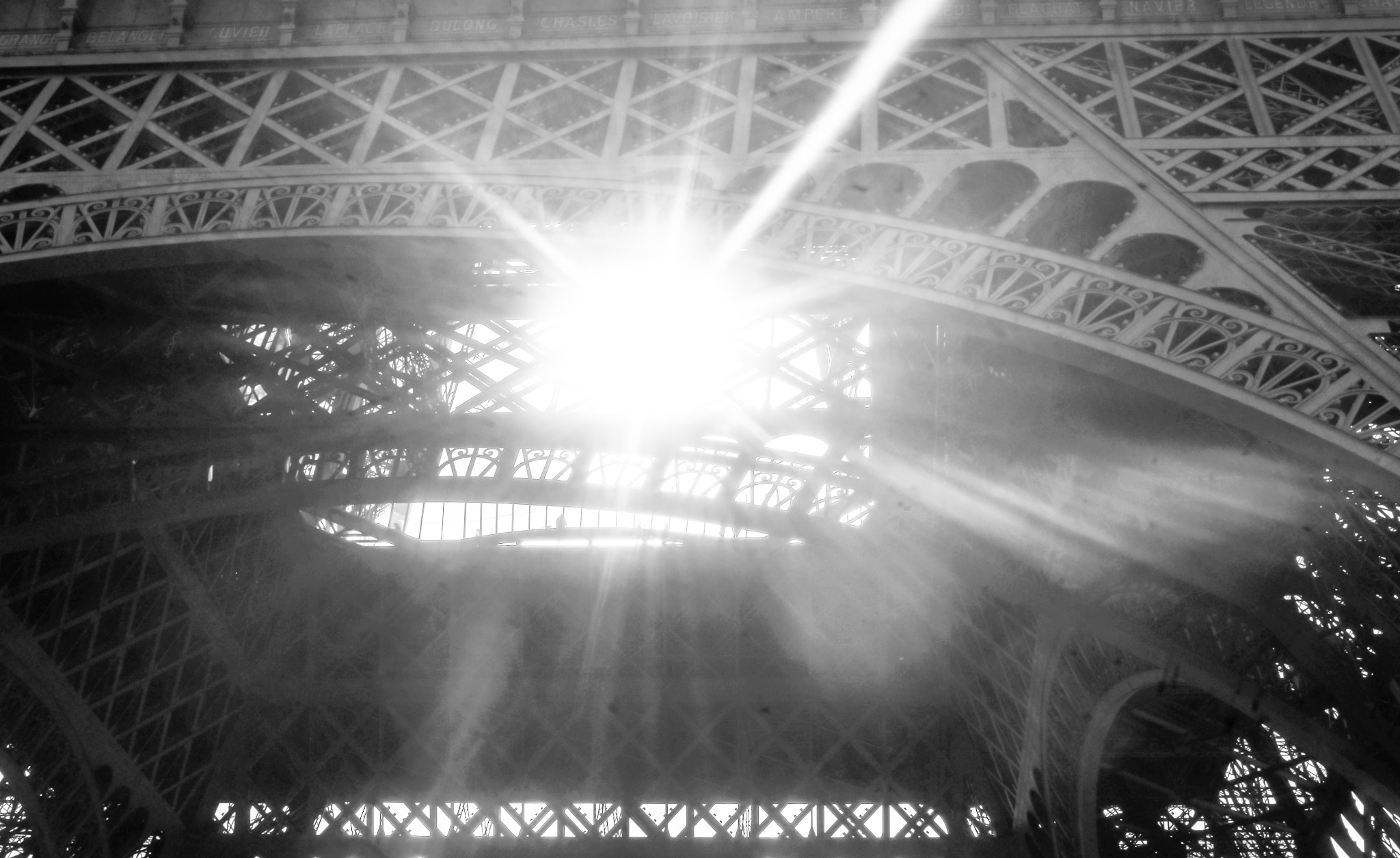 Pentax K-30 + Pentax smc DA 35mm F2.4 AL sample photo. Les dessous de madame eiffel photography