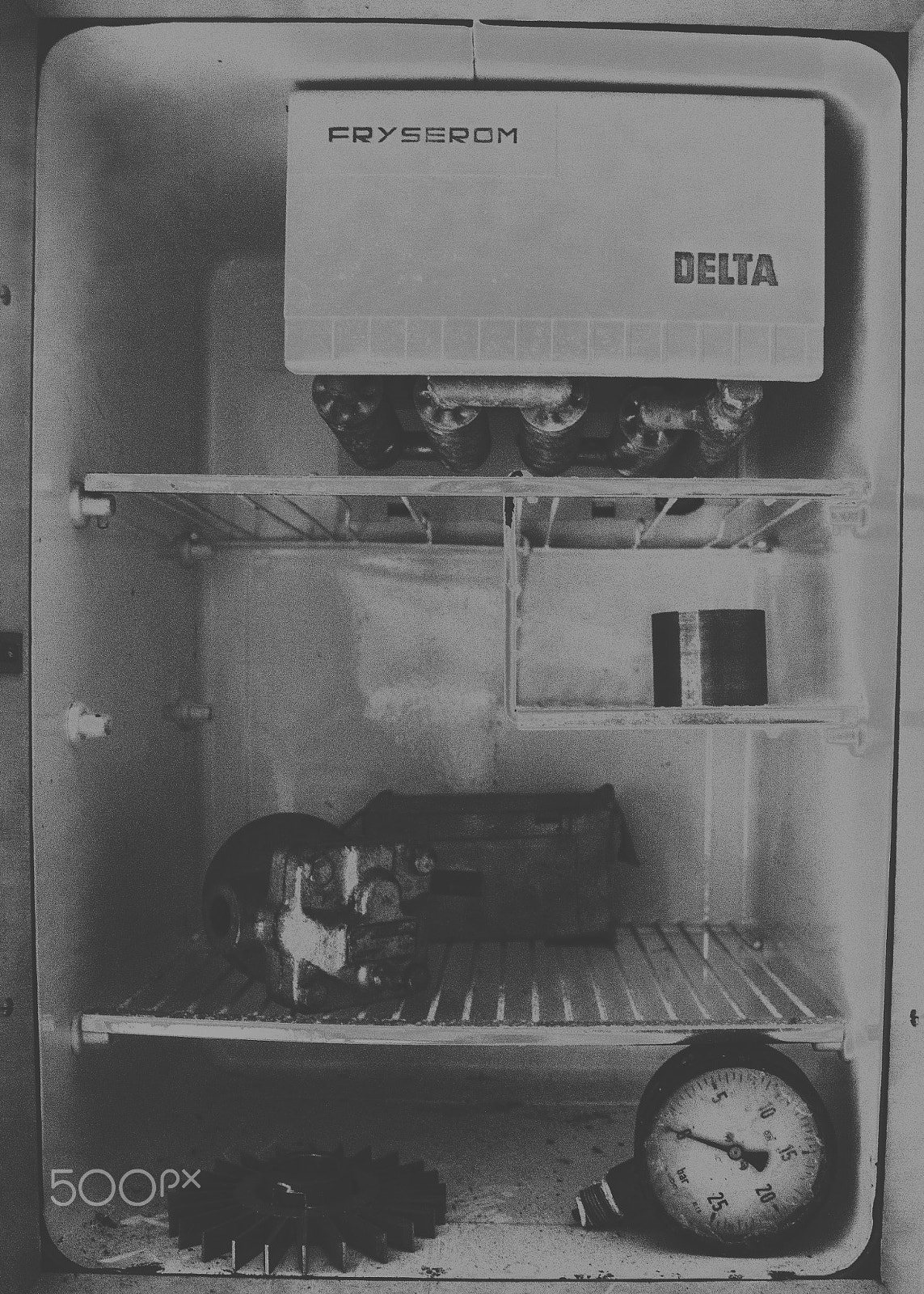 Canon EF-S 18-55mm F3.5-5.6 sample photo. Fridge of old photography