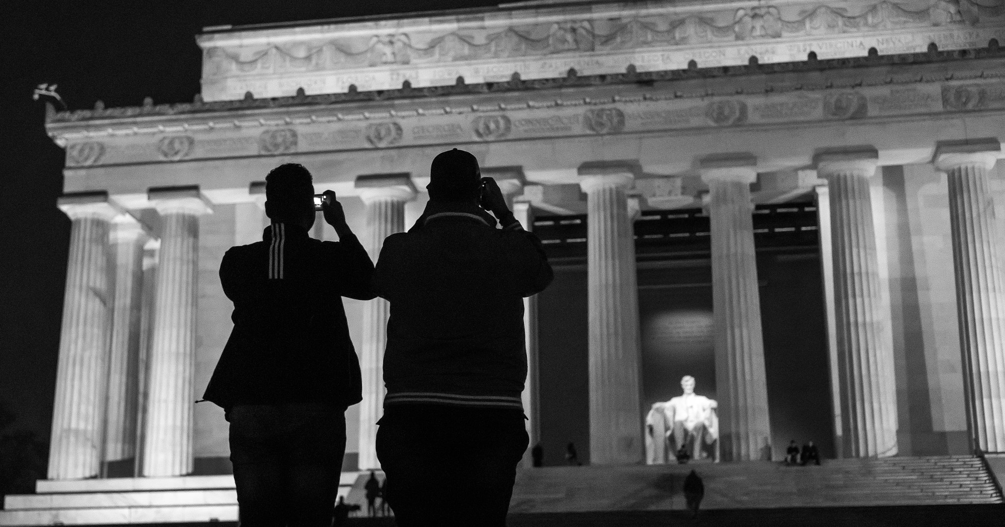 E 32mm F1.8 sample photo. Monuments men photography