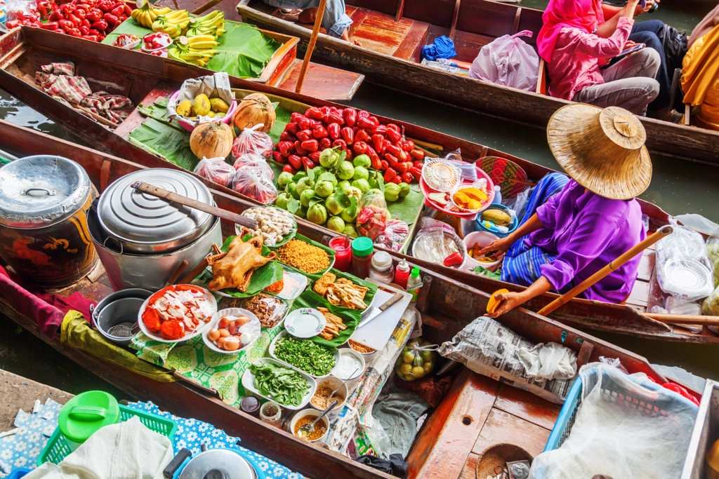 on the floating market Damnoen Saduak in Bangkok by Christian Müller on 500px.com
