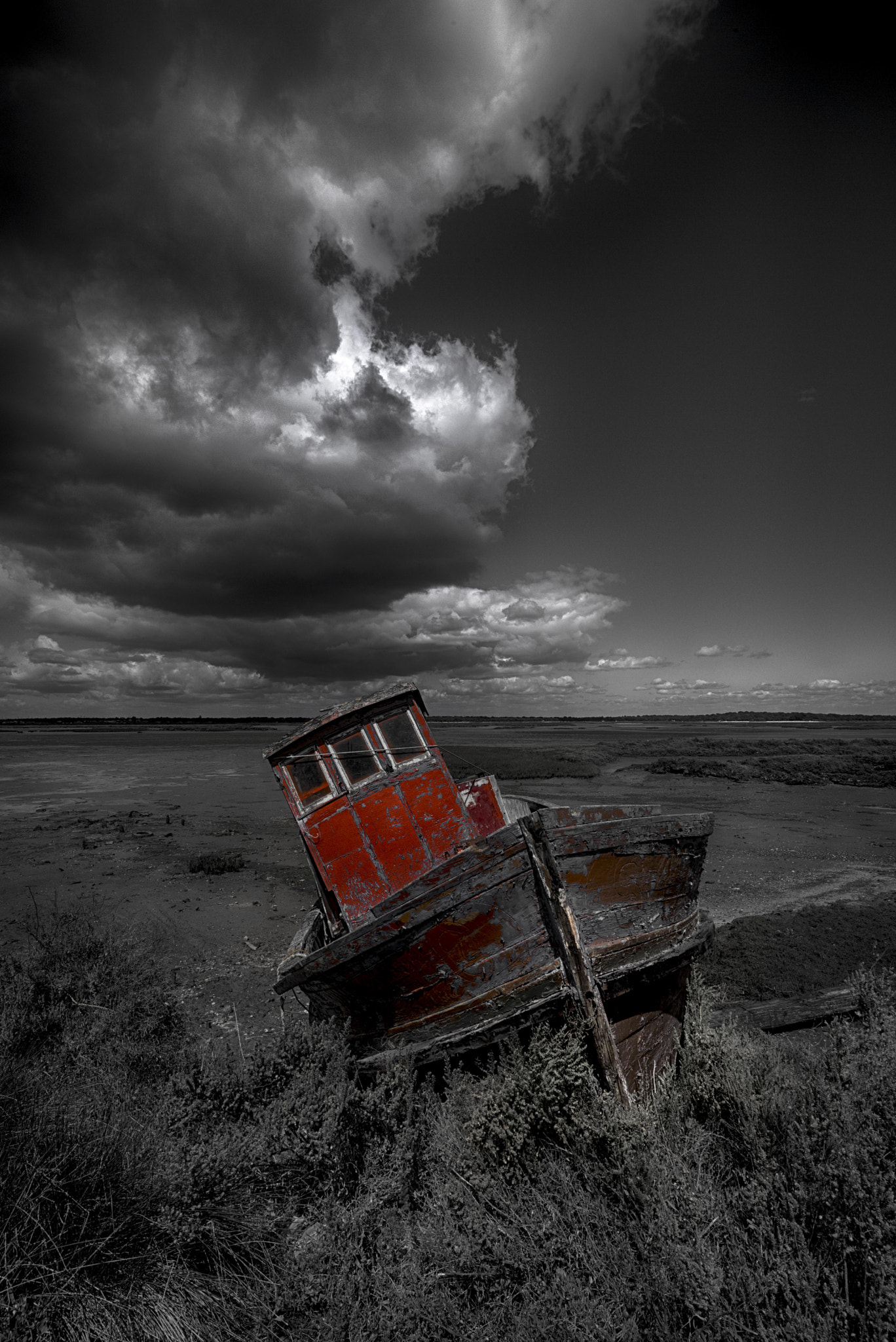 Leica Super-Elmar-M 18mm F3.8 ASPH sample photo. Old boat photography