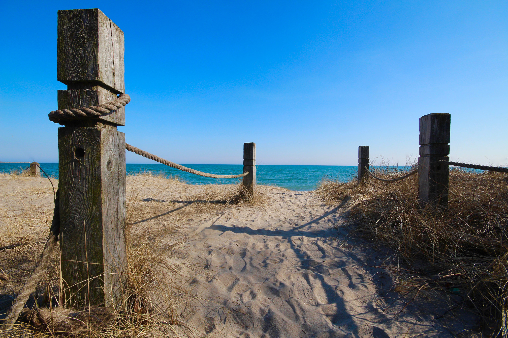 Canon EOS 700D (EOS Rebel T5i / EOS Kiss X7i) + Sigma 10-20mm F4-5.6 EX DC HSM sample photo. Beach path photography