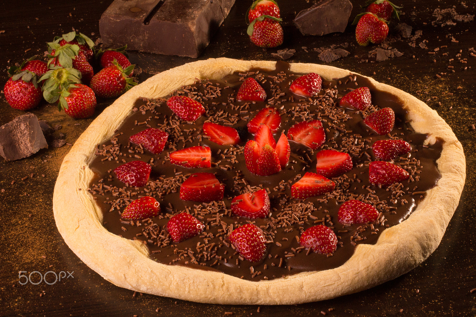 Canon EOS 700D (EOS Rebel T5i / EOS Kiss X7i) + Sigma 50mm f/2.8 EX sample photo. Strawberry pizza dessert photography