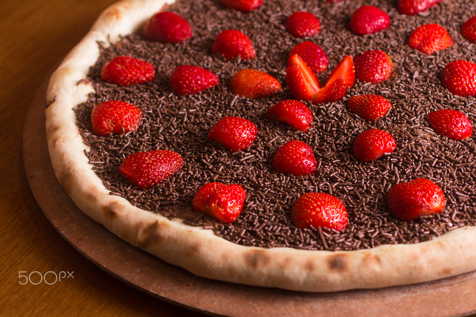 Canon EOS 700D (EOS Rebel T5i / EOS Kiss X7i) + Sigma 50mm f/2.8 EX sample photo. Chocolate pizza dessert photography
