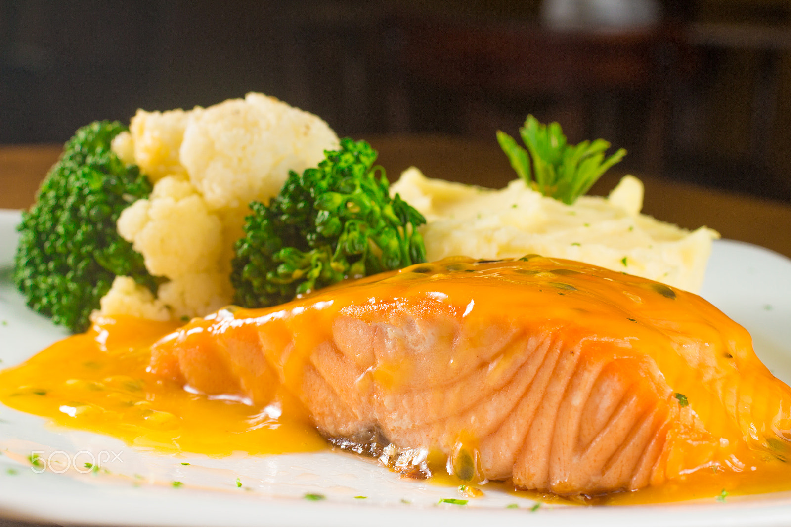 Canon EOS 700D (EOS Rebel T5i / EOS Kiss X7i) + Sigma 50mm f/2.8 EX sample photo. Meal of salmon fillet photography
