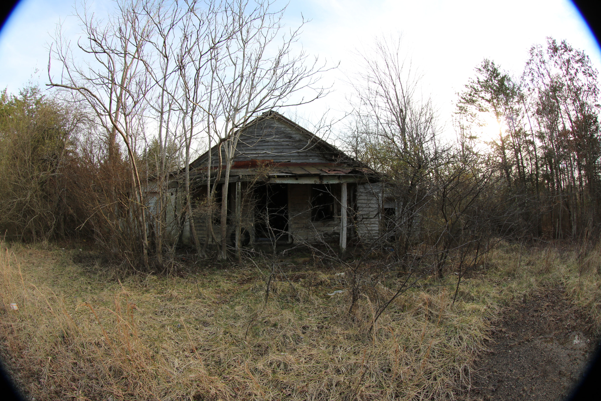 Canon EF 8-15mm F4L Fisheye USM sample photo. Abandoned photography