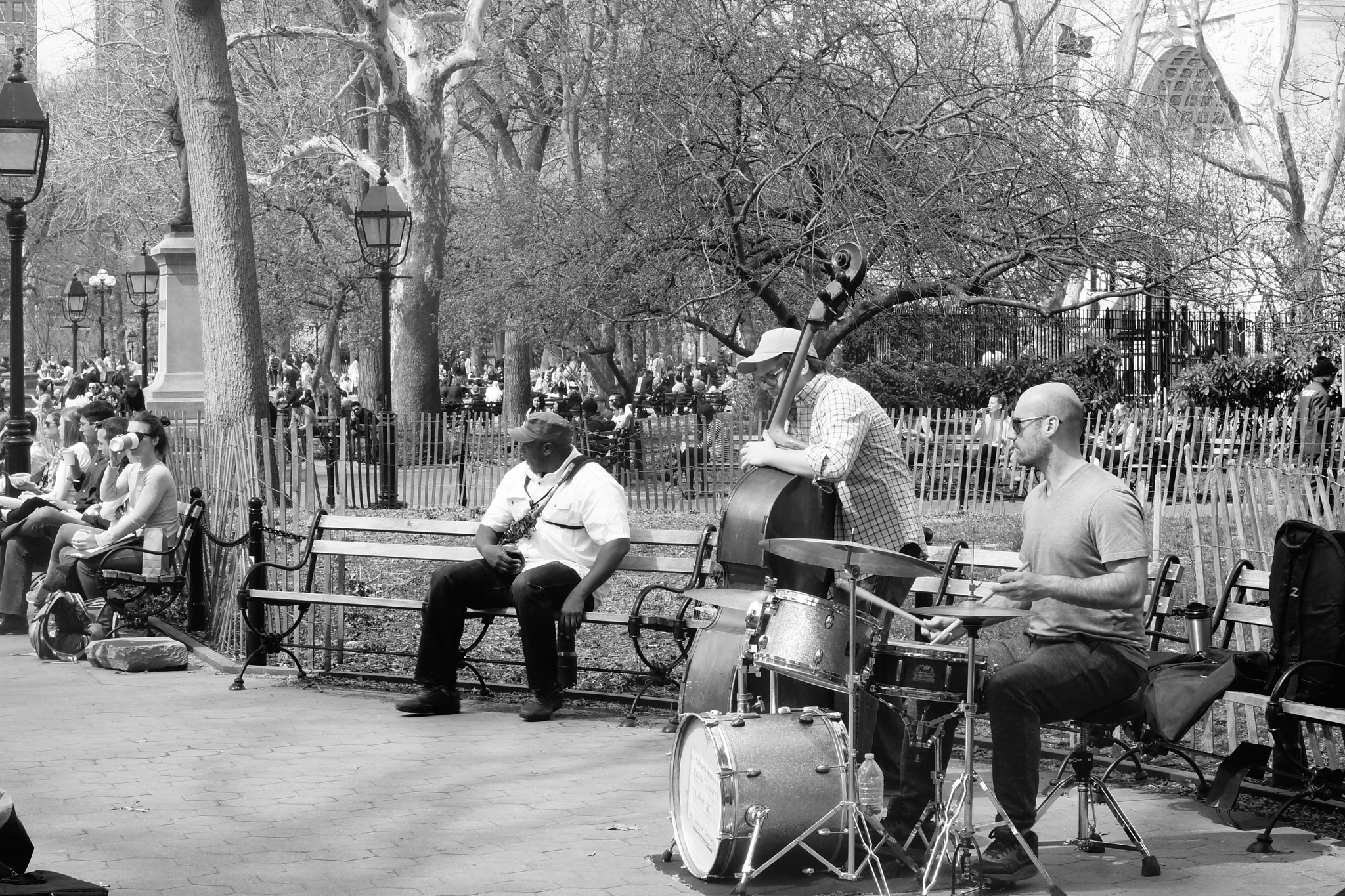 Sony SLT-A77 + Minolta AF 50mm F1.4 [New] sample photo. Street musicians photography