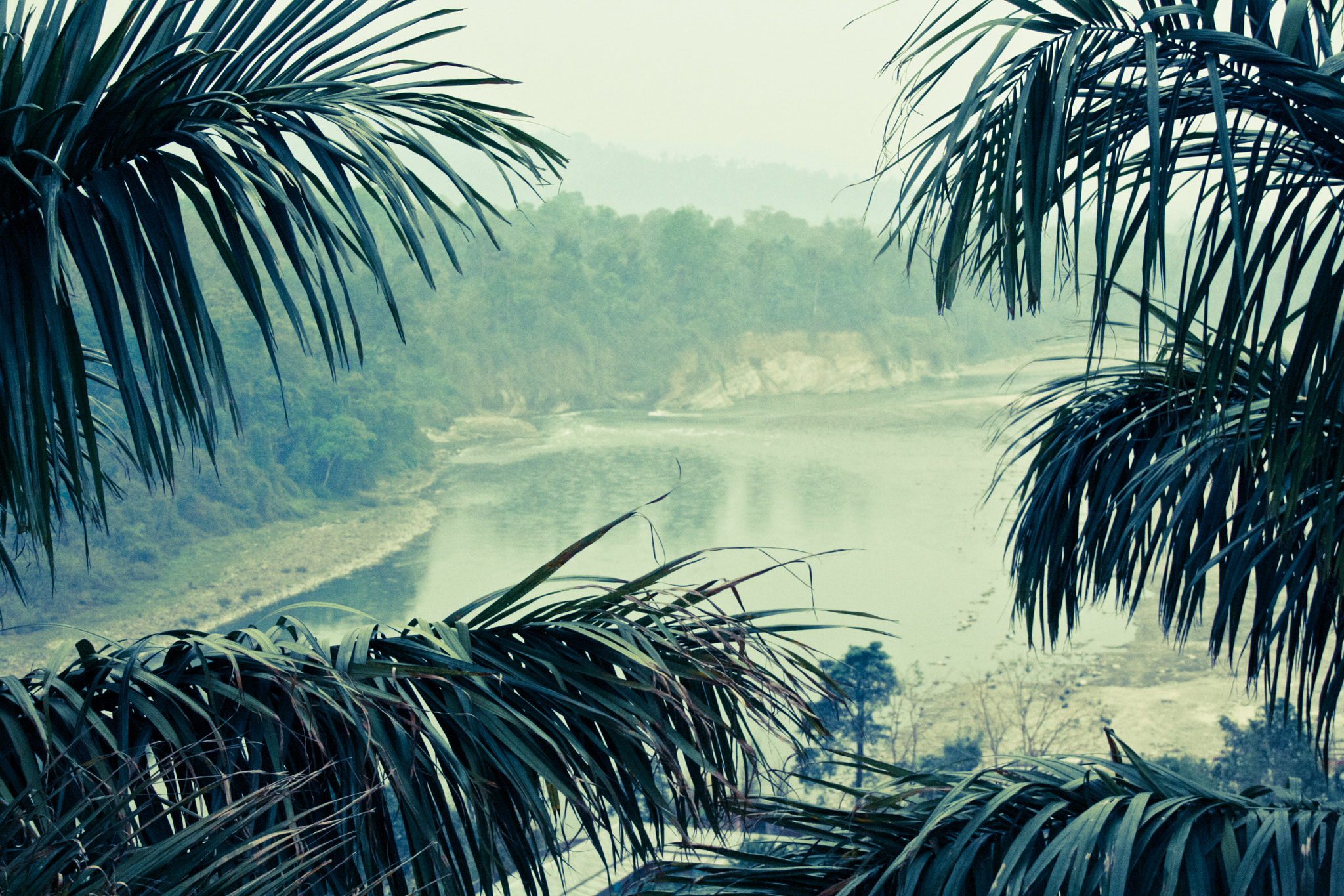 Sigma 18-250mm F3.5-6.3 DC OS HSM sample photo. Kameng river photography