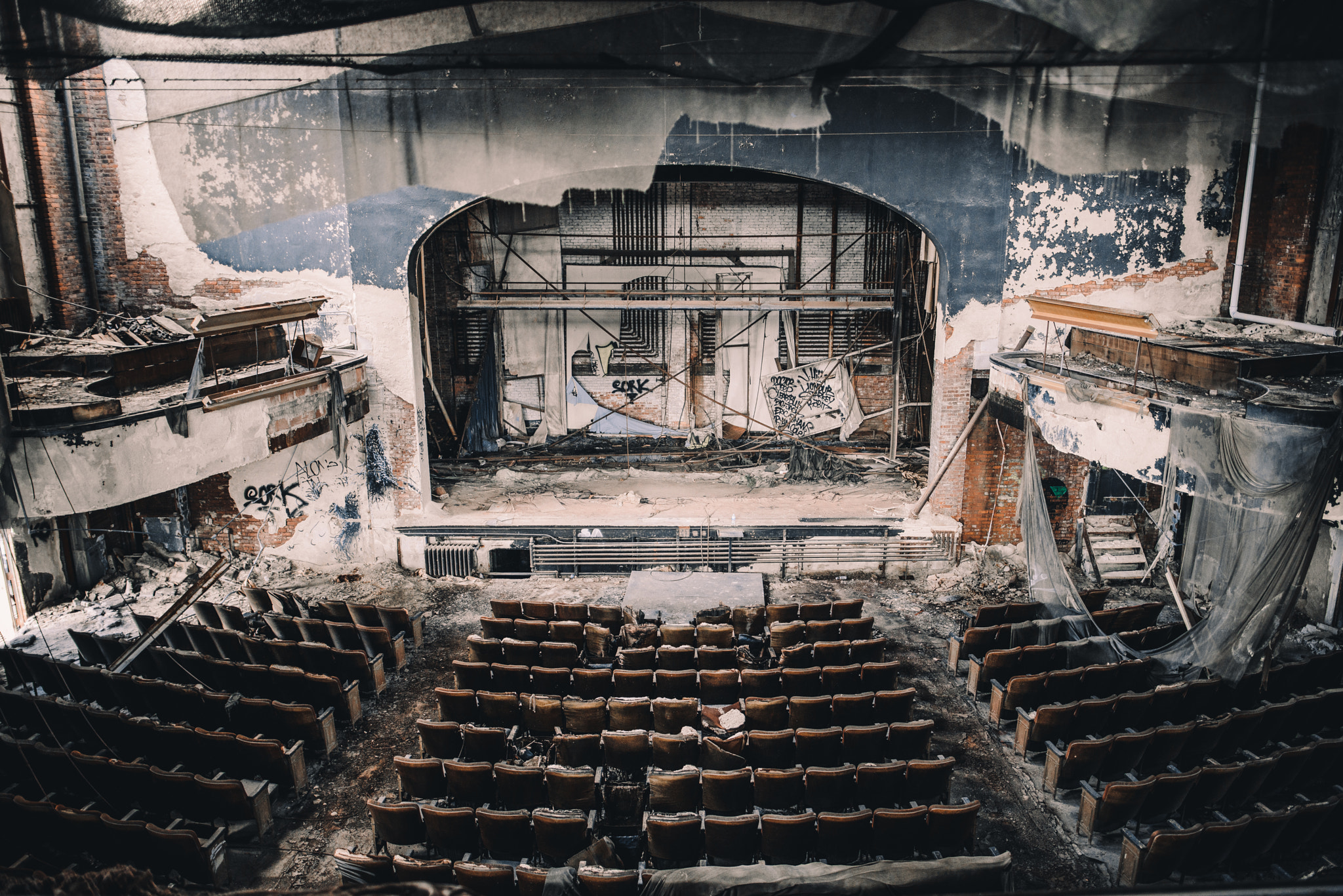 Nikon D800 + Nikon AF-S Nikkor 24mm F1.8G ED sample photo. Abandoned theatre. photography