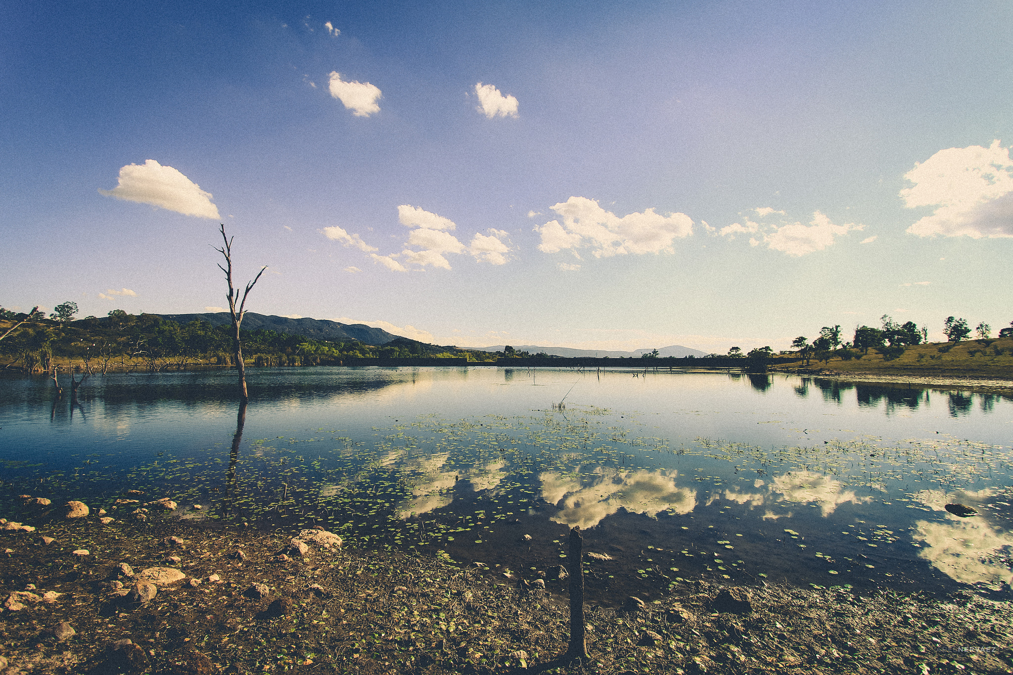 Canon EF-S 10-22mm F3.5-4.5 USM sample photo. Espejos photography