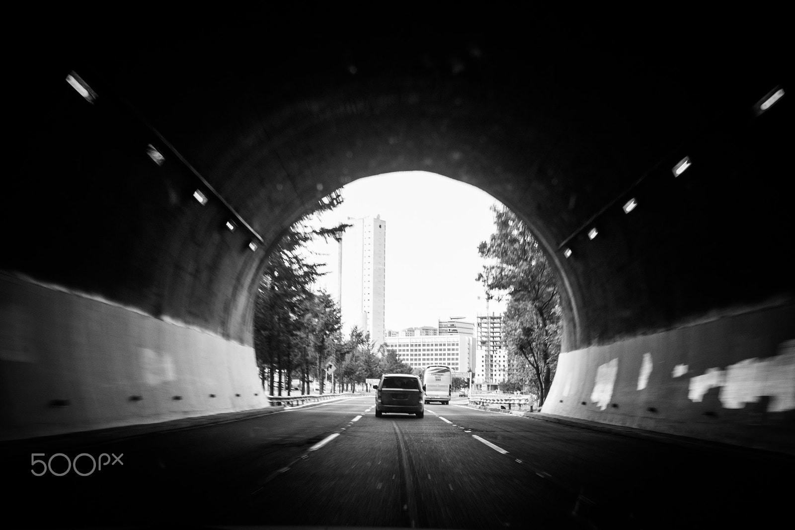 Canon EF-S 10-18mm F4.5–5.6 IS STM sample photo. Túnel photography