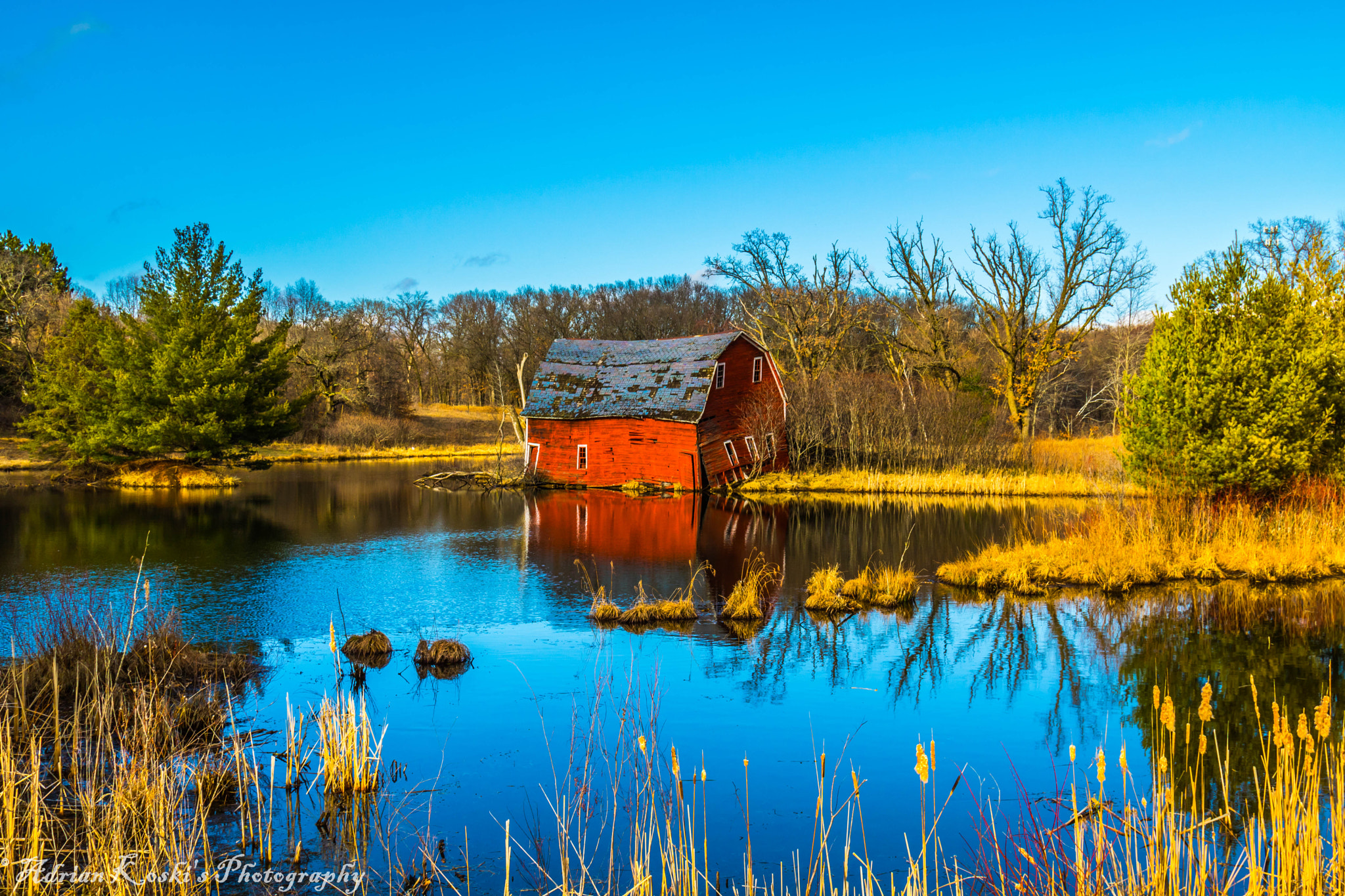 Canon EOS 760D (EOS Rebel T6s / EOS 8000D) + Canon EF 24-105mm F4L IS USM sample photo. Red barn, blue skies photography