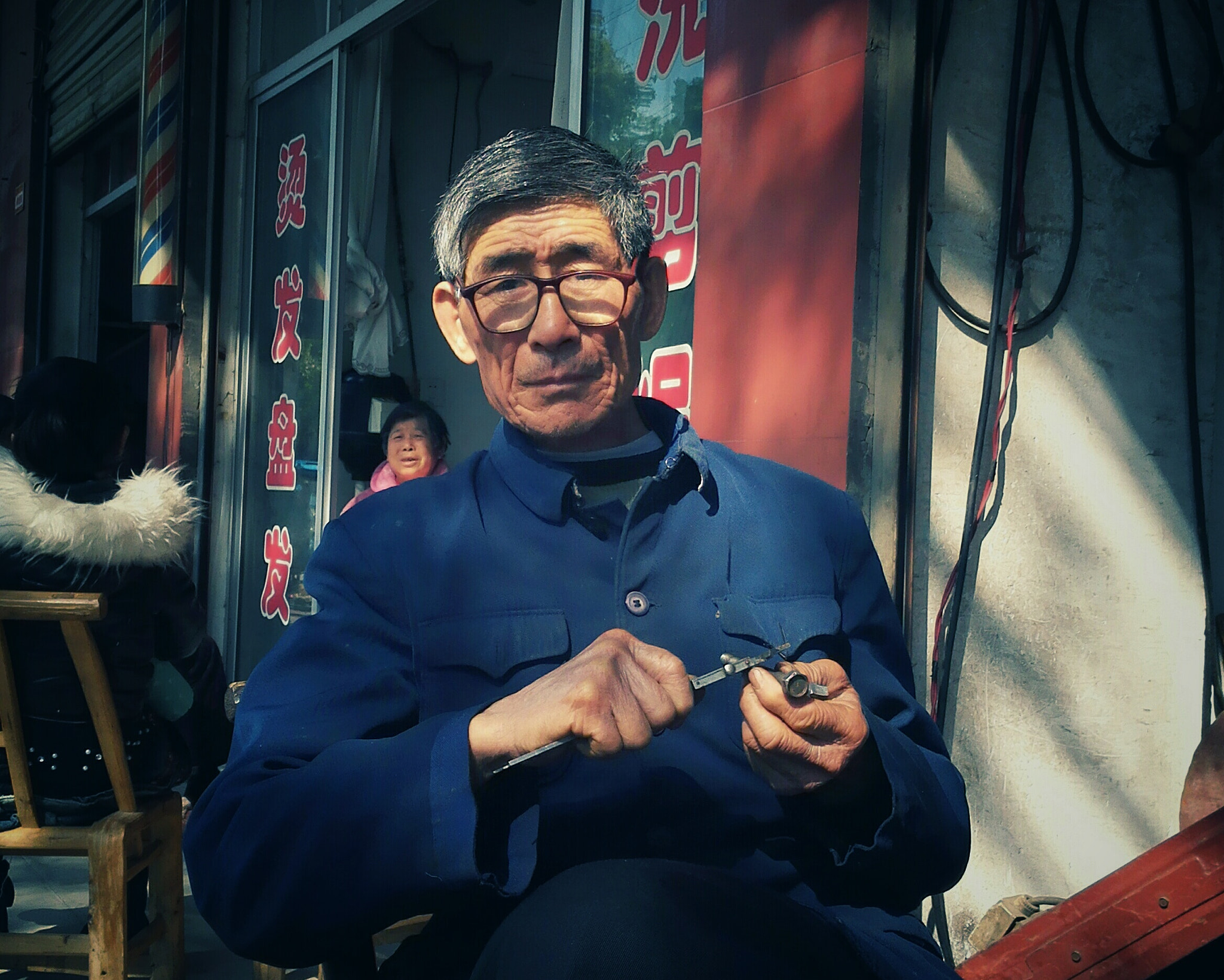 HUAWEI PE-CL00 sample photo. 修鞋匠 photography