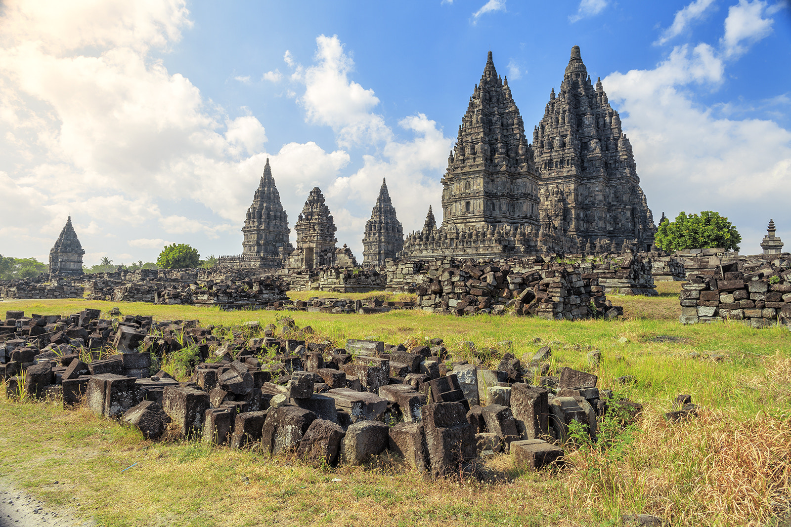Canon EF 24mm f/1.4L sample photo. Prambanan photography