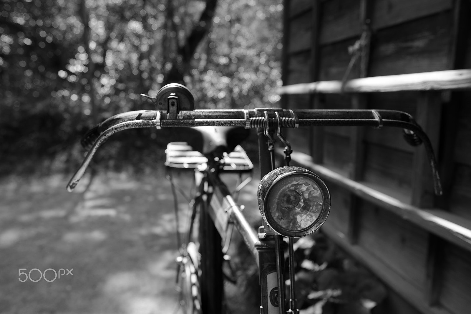 Nikon D3S + Nikon AF-S Nikkor 28mm F1.8G sample photo. Old bicycle photography