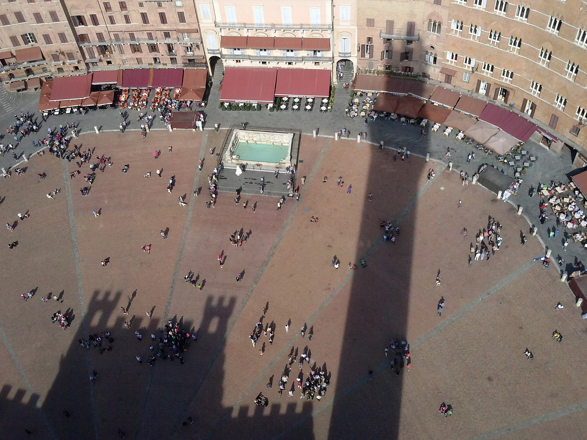 LG P760 sample photo. Piazza del campo photography