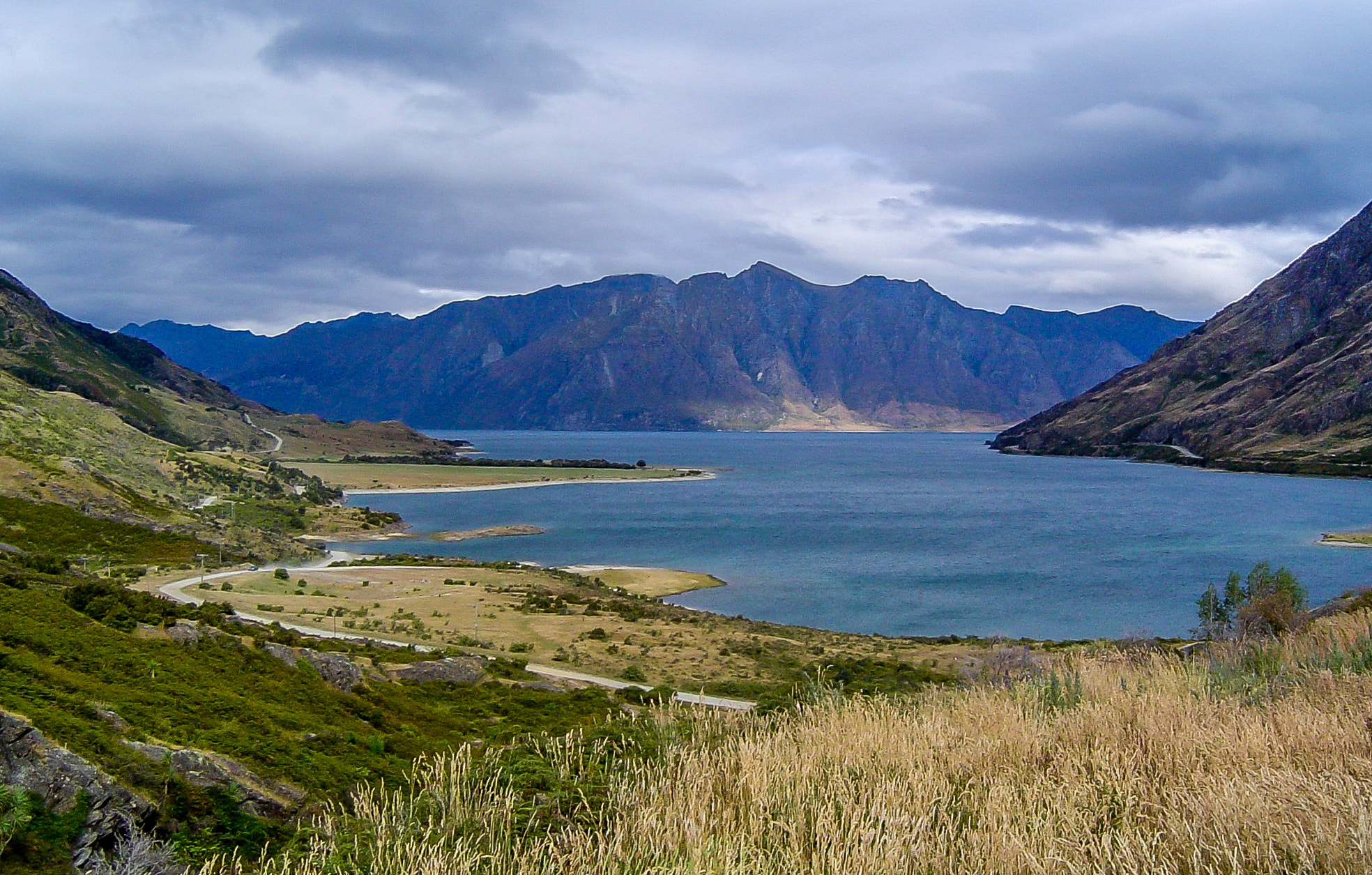 Sony DSC-P72 sample photo. A lake near wanaka photography