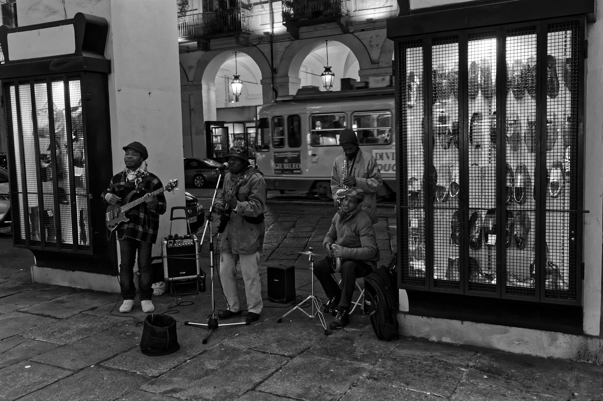 Nikon D3200 + Sigma 18-35mm F1.8 DC HSM Art sample photo. Street musicians in turin photography