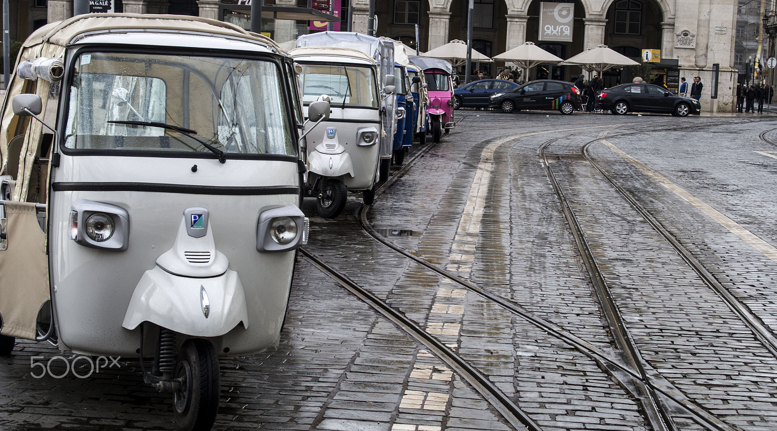 Olympus PEN E-PM2 sample photo. Lisbon tuktuk photography