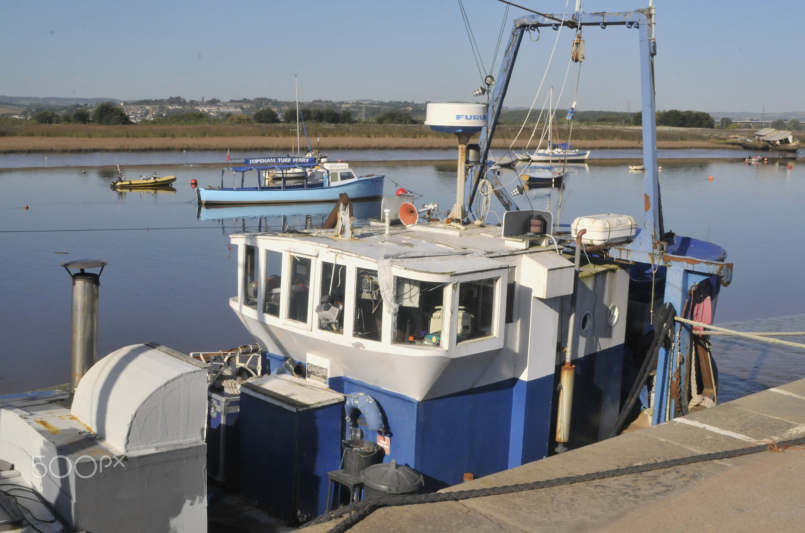 Sigma 28-300mm F3.5-6.3 Macro sample photo. Refurbishing a fishing boat photography