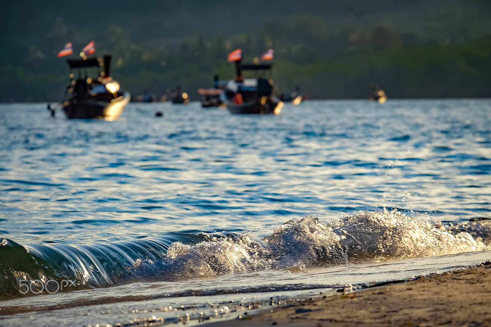Fujifilm X-A2 + Fujifilm XC 50-230mm F4.5-6.7 OIS II sample photo. Thai boats near the beach photography