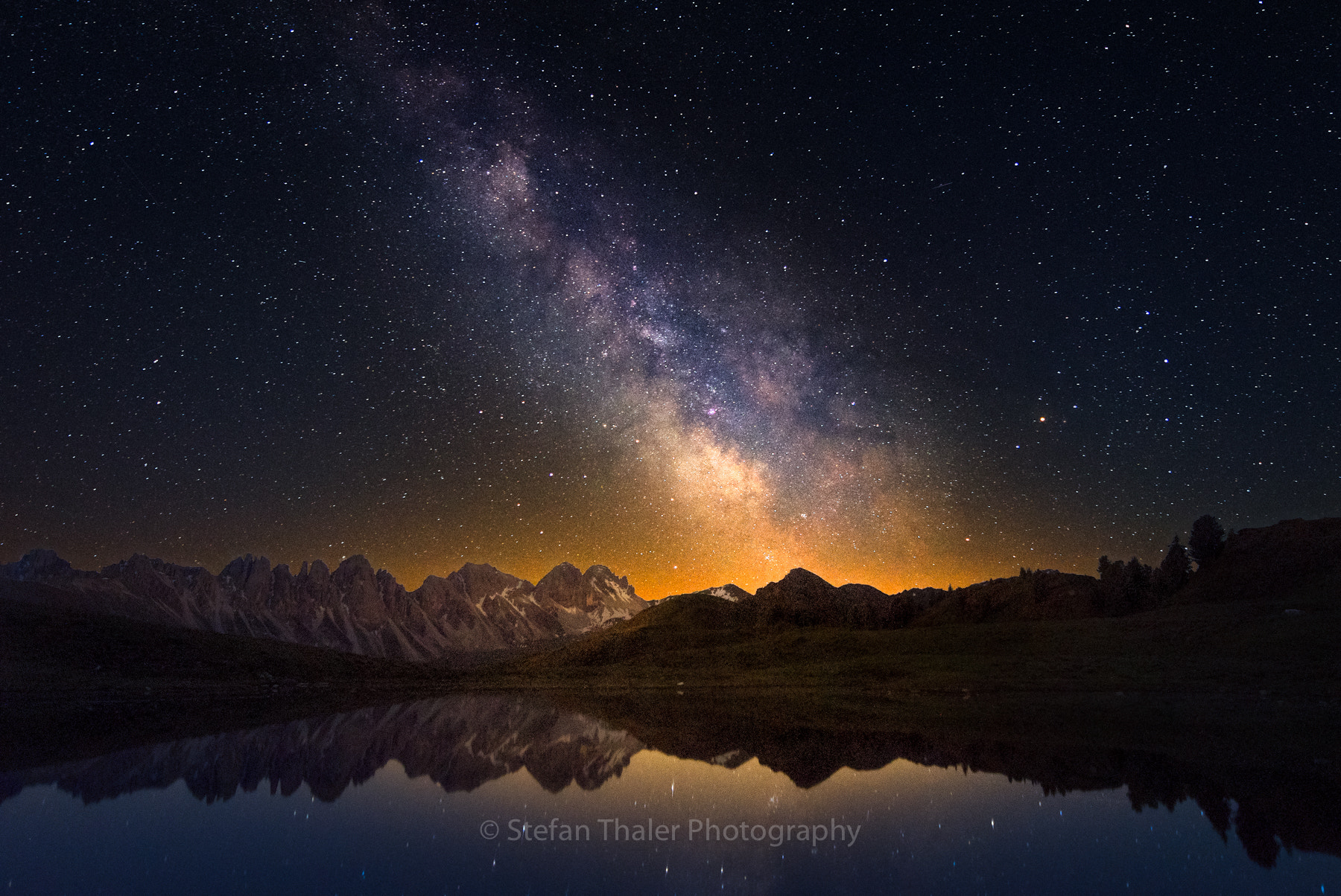 Nikon AF-S Nikkor 14-24mm F2.8G ED sample photo. In the middle of the night photography