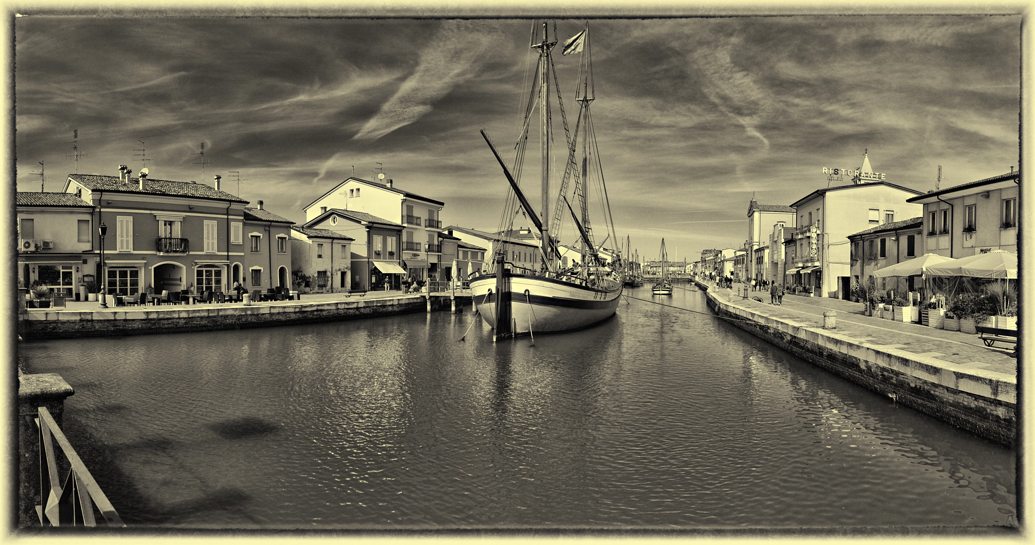 Canon EOS-1D Mark III sample photo. Cesenatico (italia) photography