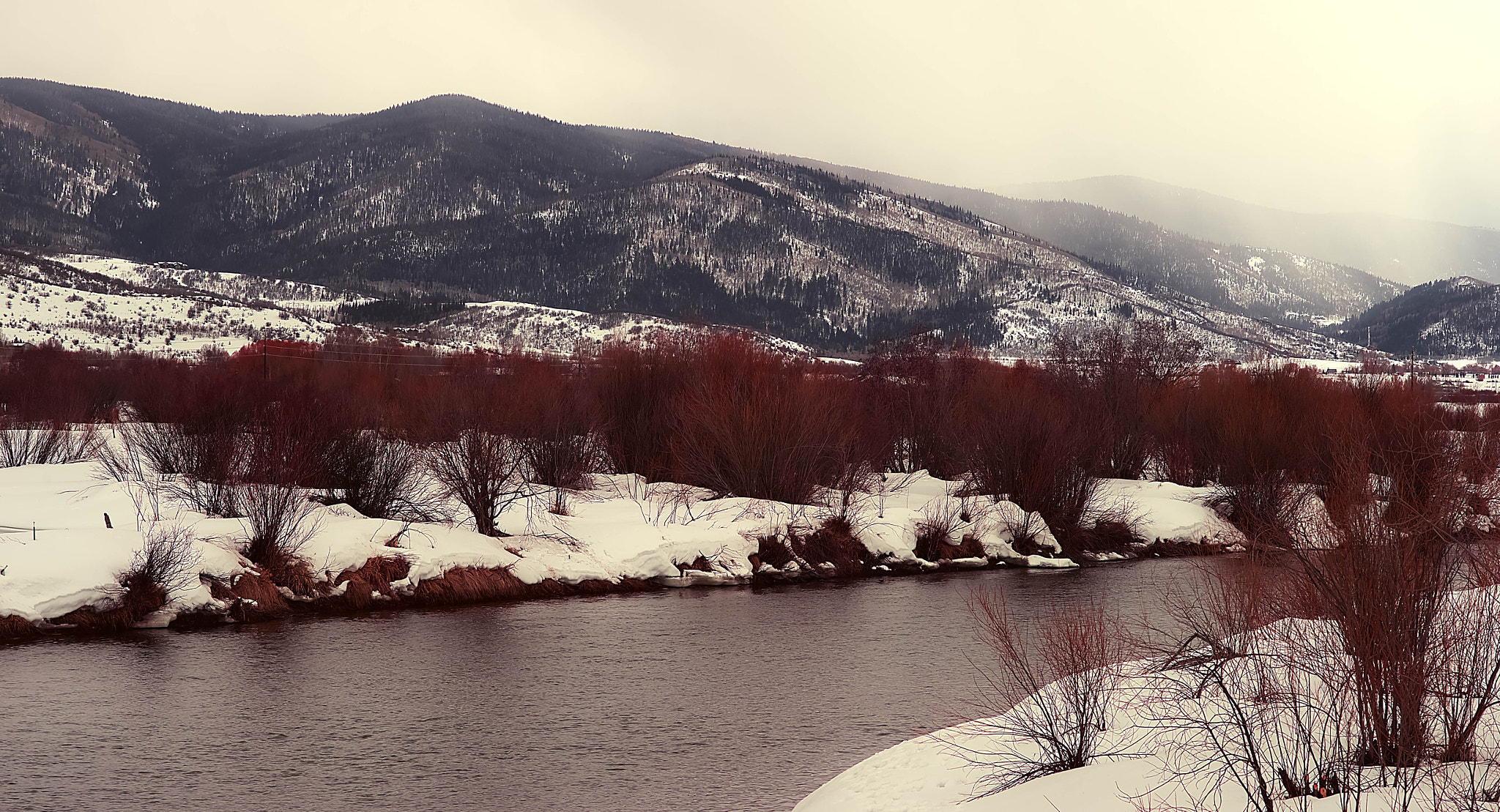 Nikon Df + Nikon AF Nikkor 85mm F1.8D sample photo. River in steamboat photography