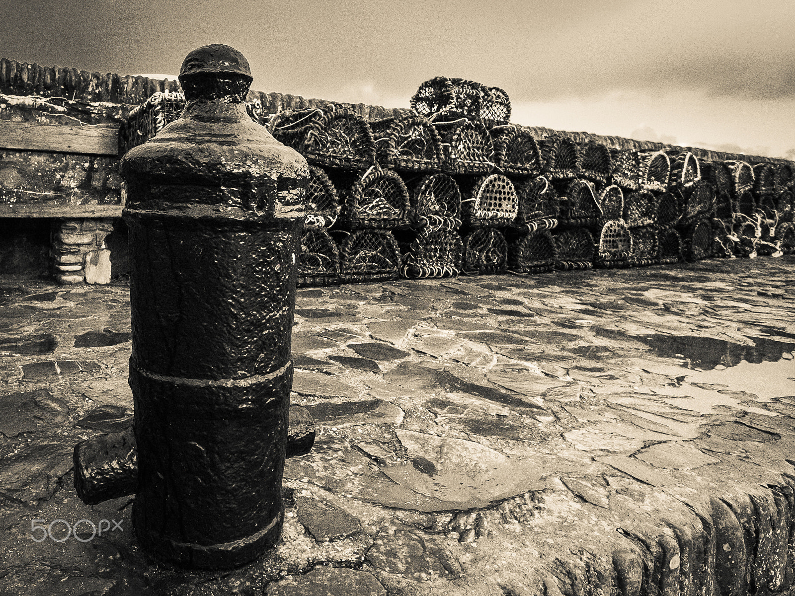 Panasonic Lumix G Vario 7-14mm F4 ASPH sample photo. Canon as bollard photography